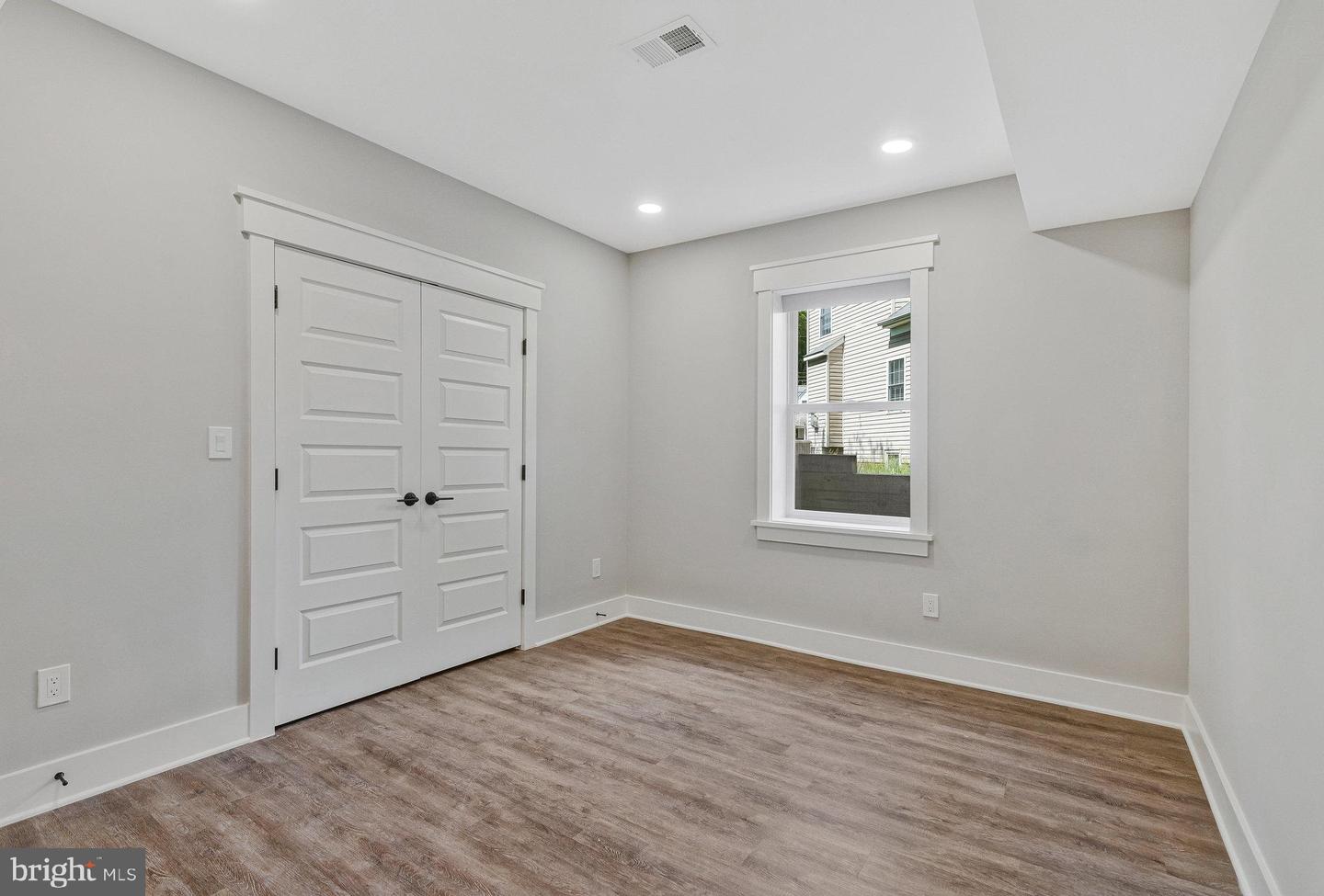 615 GIBSON DR SW, VIENNA, Virginia 22180, 6 Bedrooms Bedrooms, ,5 BathroomsBathrooms,Residential,For sale,615 GIBSON DR SW,VAFX2239046 MLS # VAFX2239046