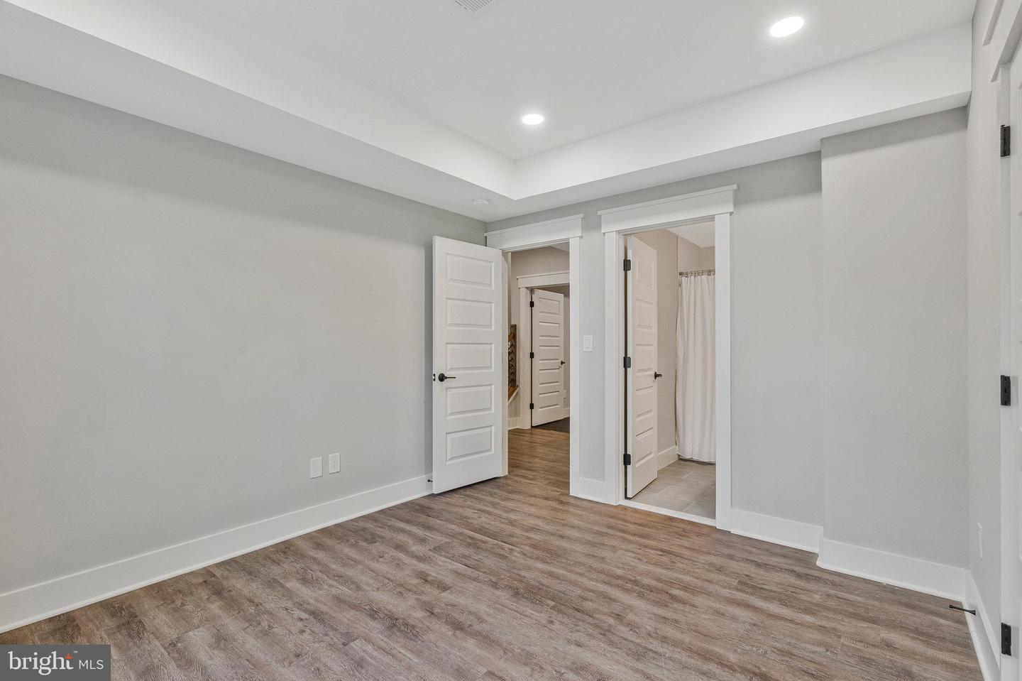 615 GIBSON DR SW, VIENNA, Virginia 22180, 6 Bedrooms Bedrooms, ,5 BathroomsBathrooms,Residential,For sale,615 GIBSON DR SW,VAFX2239046 MLS # VAFX2239046