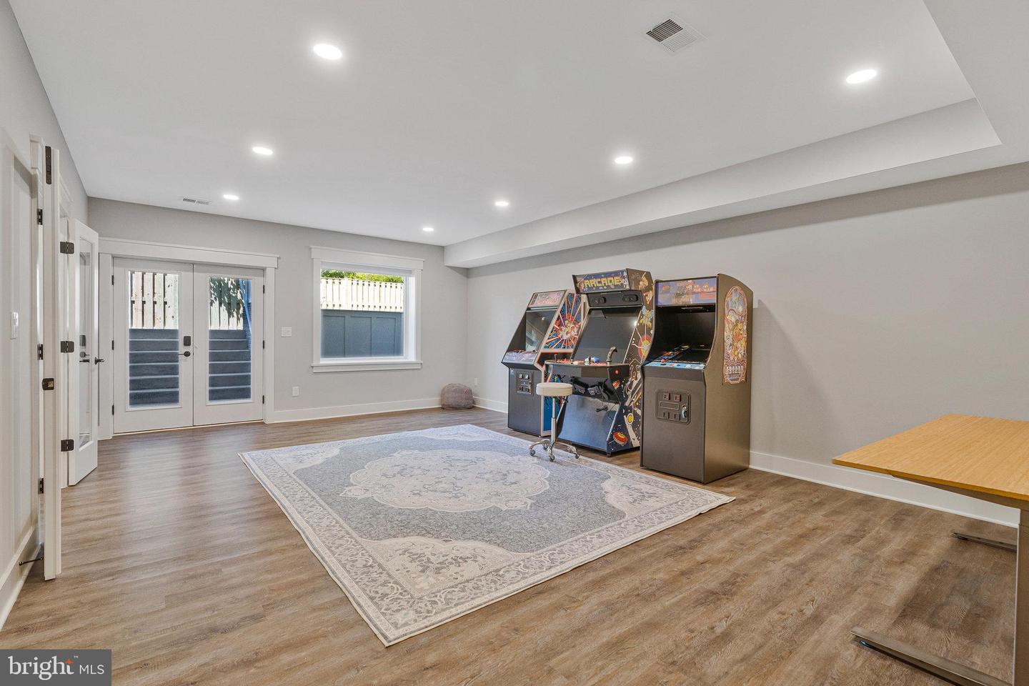 615 GIBSON DR SW, VIENNA, Virginia 22180, 6 Bedrooms Bedrooms, ,5 BathroomsBathrooms,Residential,For sale,615 GIBSON DR SW,VAFX2239046 MLS # VAFX2239046