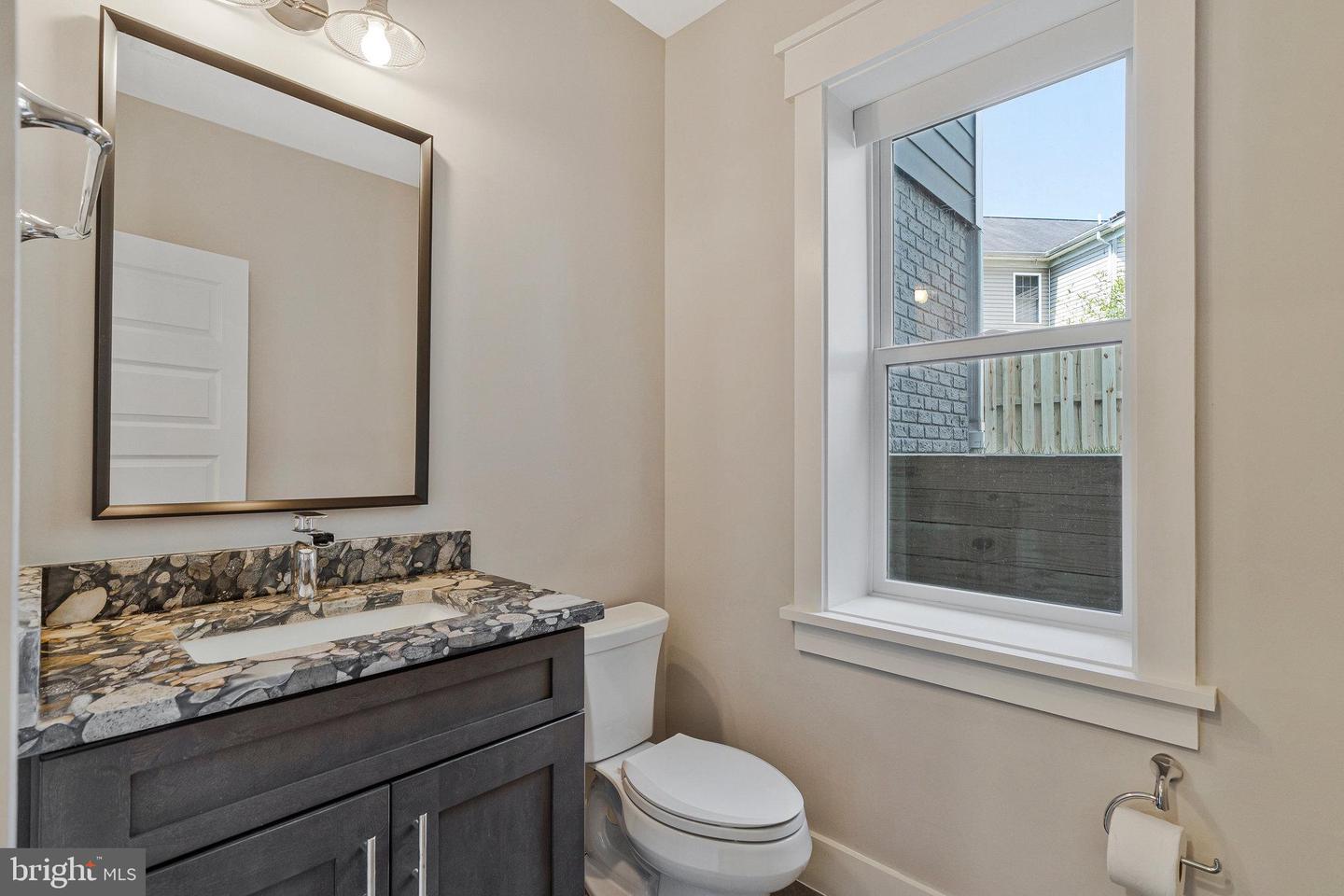 615 GIBSON DR SW, VIENNA, Virginia 22180, 6 Bedrooms Bedrooms, ,5 BathroomsBathrooms,Residential,For sale,615 GIBSON DR SW,VAFX2239046 MLS # VAFX2239046