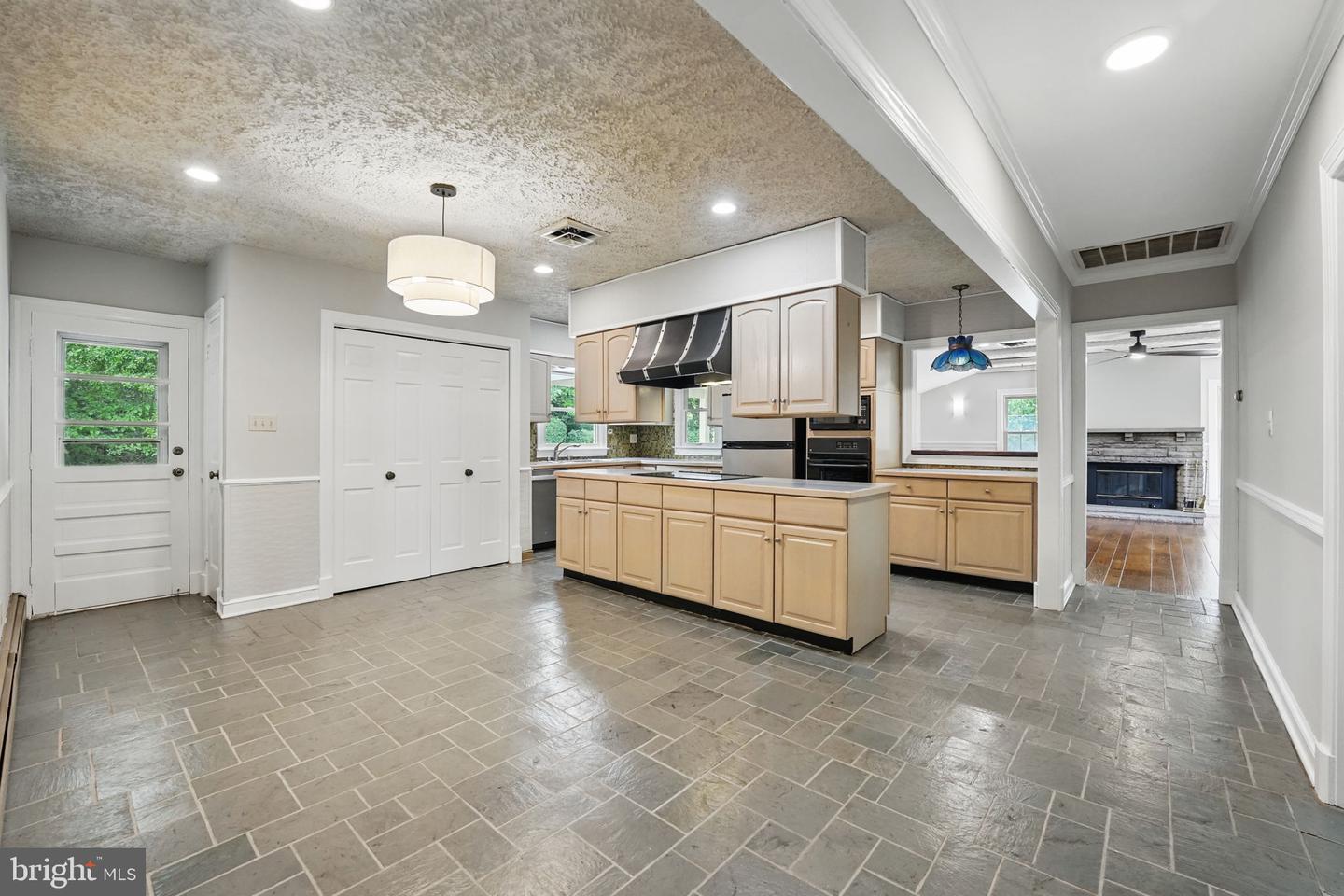 4801 FOX CHAPEL RD, FAIRFAX, Virginia 22030, 4 Bedrooms Bedrooms, ,3 BathroomsBathrooms,Residential,For sale,4801 FOX CHAPEL RD,VAFX2239052 MLS # VAFX2239052
