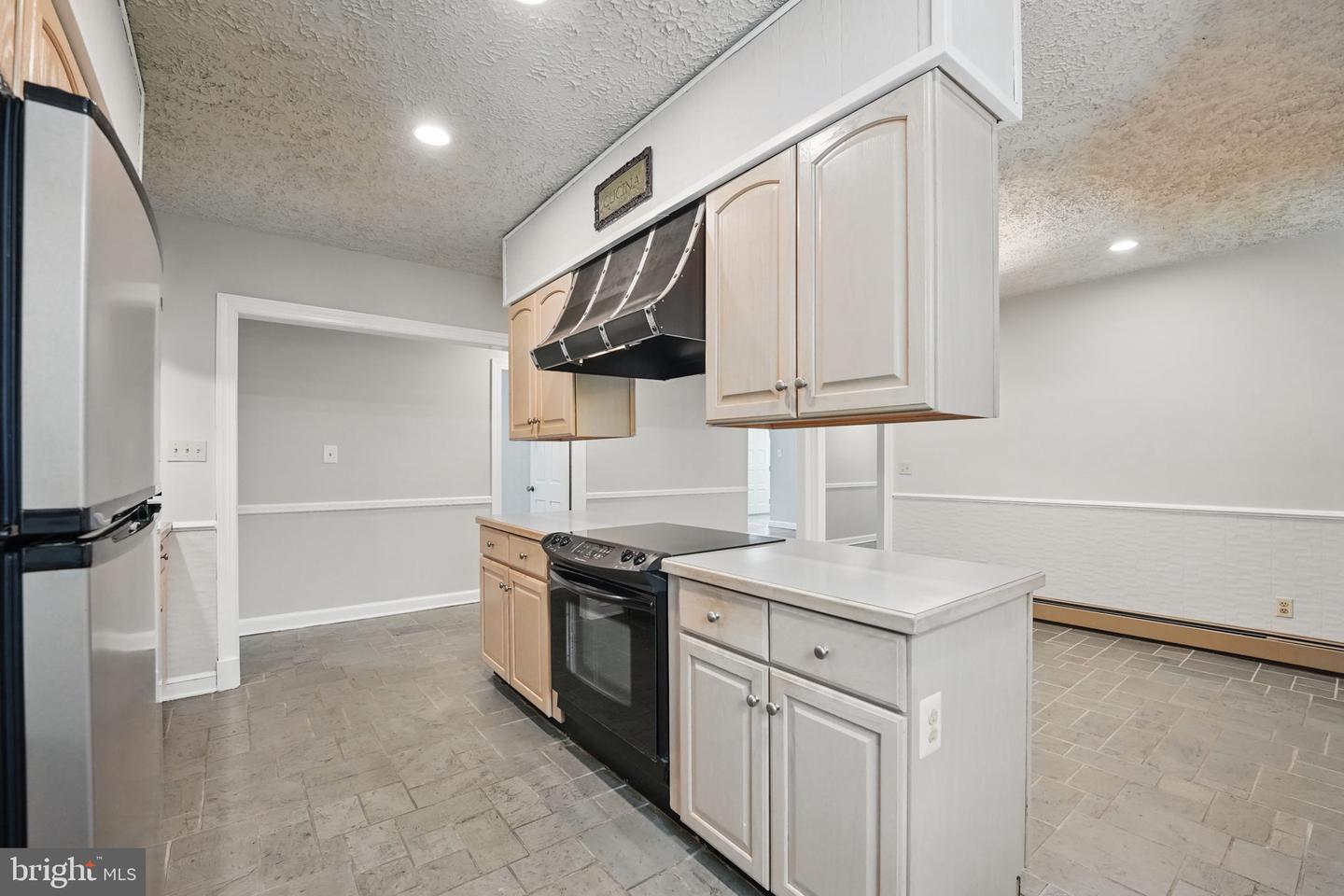 4801 FOX CHAPEL RD, FAIRFAX, Virginia 22030, 4 Bedrooms Bedrooms, ,3 BathroomsBathrooms,Residential,For sale,4801 FOX CHAPEL RD,VAFX2239052 MLS # VAFX2239052