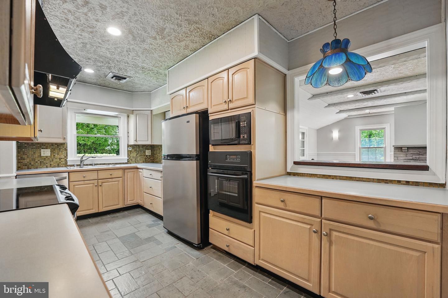 4801 FOX CHAPEL RD, FAIRFAX, Virginia 22030, 4 Bedrooms Bedrooms, ,3 BathroomsBathrooms,Residential,For sale,4801 FOX CHAPEL RD,VAFX2239052 MLS # VAFX2239052