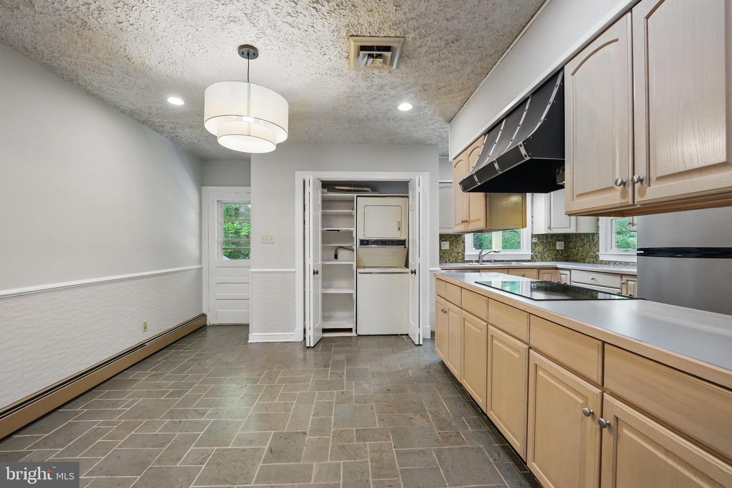 4801 FOX CHAPEL RD, FAIRFAX, Virginia 22030, 4 Bedrooms Bedrooms, ,3 BathroomsBathrooms,Residential,For sale,4801 FOX CHAPEL RD,VAFX2239052 MLS # VAFX2239052