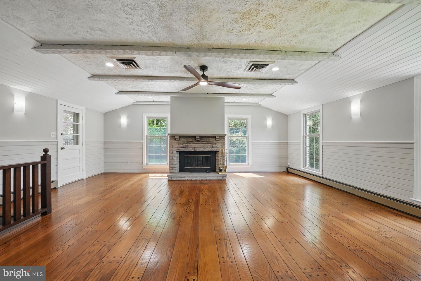 4801 FOX CHAPEL RD, FAIRFAX, Virginia 22030, 4 Bedrooms Bedrooms, ,3 BathroomsBathrooms,Residential,For sale,4801 FOX CHAPEL RD,VAFX2239052 MLS # VAFX2239052