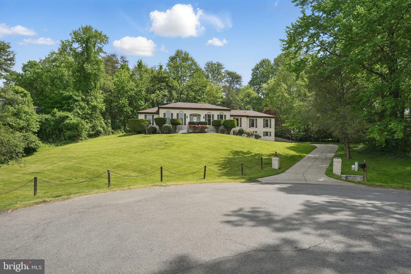 4801 FOX CHAPEL RD, FAIRFAX, Virginia 22030, 4 Bedrooms Bedrooms, ,3 BathroomsBathrooms,Residential,For sale,4801 FOX CHAPEL RD,VAFX2239052 MLS # VAFX2239052