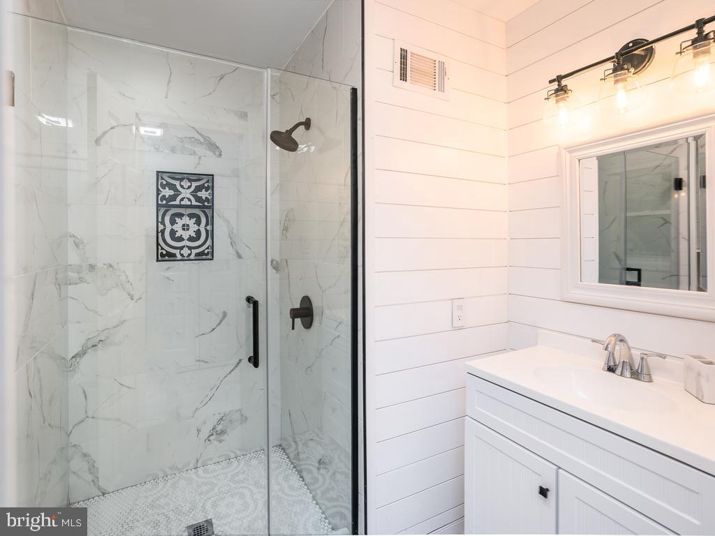 1004 ENGLAND DR, STAFFORD, Virginia 22554, 5 Bedrooms Bedrooms, 15 Rooms Rooms,2 BathroomsBathrooms,Residential,For sale,1004 ENGLAND DR,VAST2038604 MLS # VAST2038604
