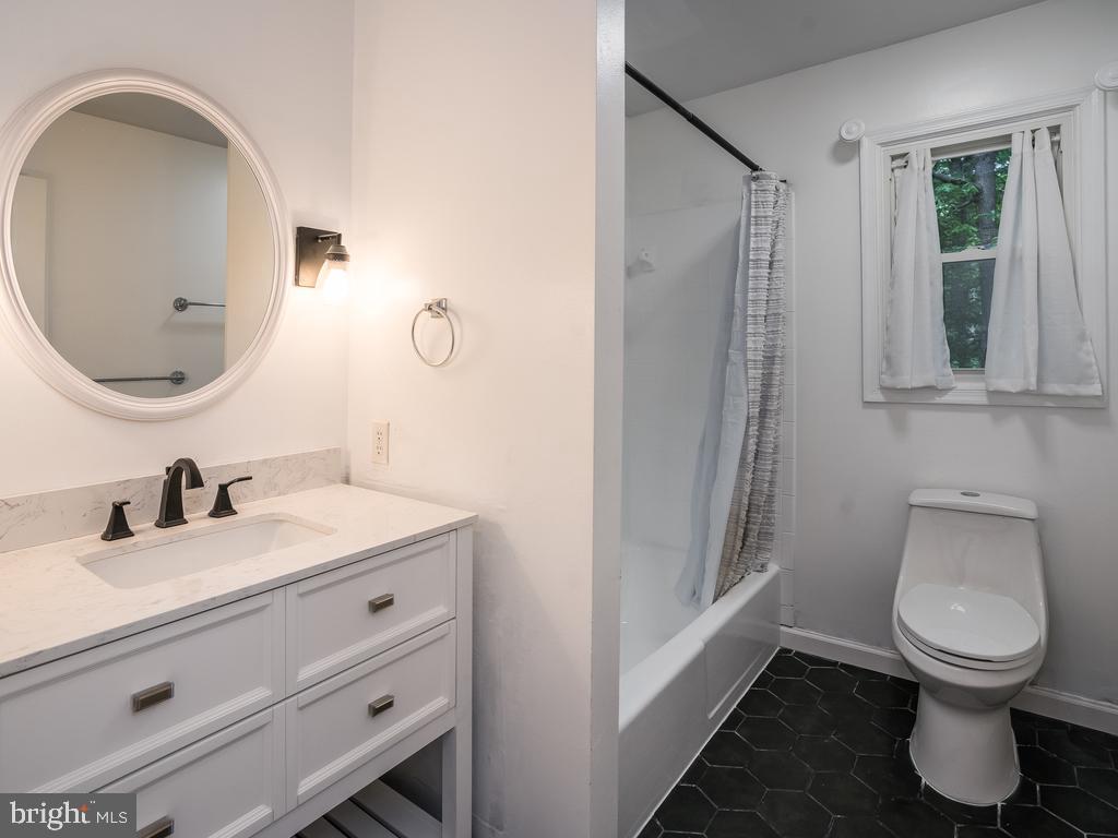 1004 ENGLAND DR, STAFFORD, Virginia 22554, 5 Bedrooms Bedrooms, 15 Rooms Rooms,2 BathroomsBathrooms,Residential,For sale,1004 ENGLAND DR,VAST2038604 MLS # VAST2038604