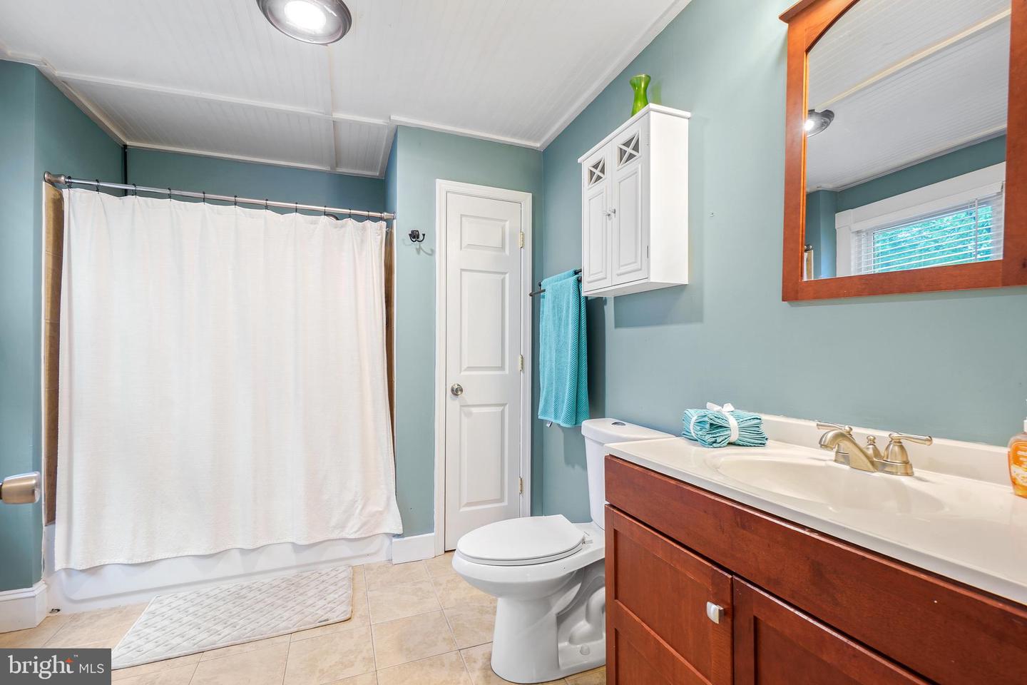 100 E MARSHALL ST, REMINGTON, Virginia 22734, 4 Bedrooms Bedrooms, ,3 BathroomsBathrooms,Residential,For sale,100 E MARSHALL ST,VAFQ2016534 MLS # VAFQ2016534