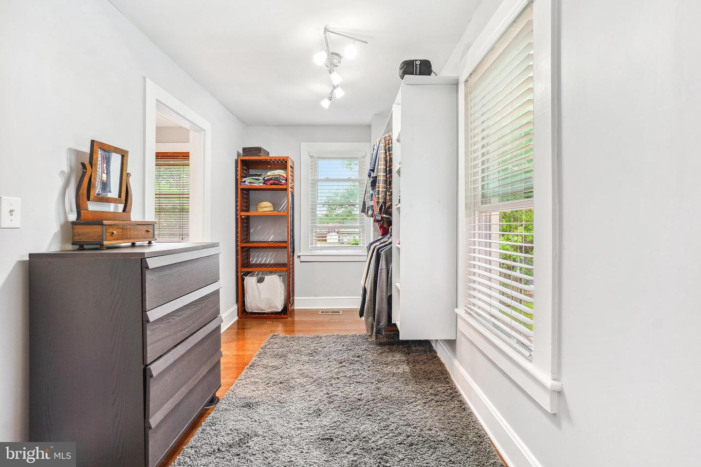 100 E MARSHALL ST, REMINGTON, Virginia 22734, 4 Bedrooms Bedrooms, ,3 BathroomsBathrooms,Residential,For sale,100 E MARSHALL ST,VAFQ2016534 MLS # VAFQ2016534