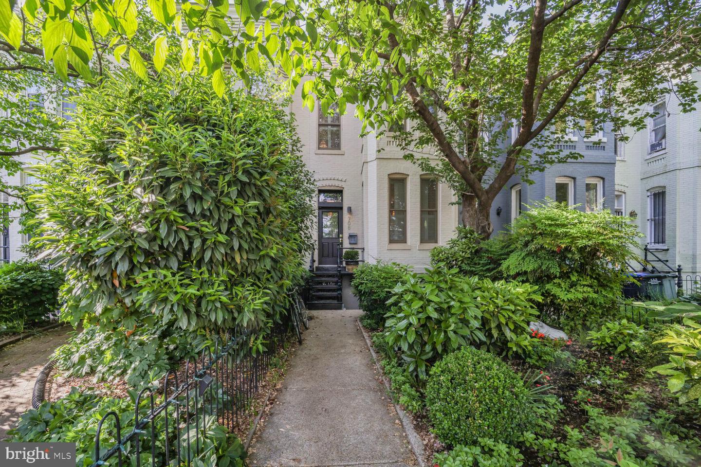 708 NORTH CAROLINA AVE SE, WASHINGTON, District Of Columbia 20003, 4 Bedrooms Bedrooms, ,3 BathroomsBathrooms,Residential,For sale,708 NORTH CAROLINA AVE SE,DCDC2199544 MLS # DCDC2199544