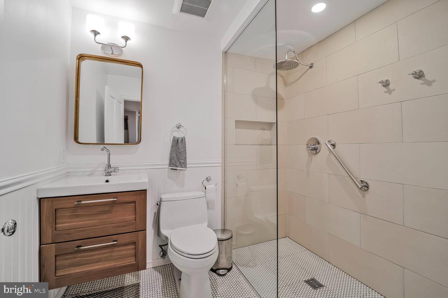 708 NORTH CAROLINA AVE SE, WASHINGTON, District Of Columbia 20003, 4 Bedrooms Bedrooms, ,3 BathroomsBathrooms,Residential,For sale,708 NORTH CAROLINA AVE SE,DCDC2199544 MLS # DCDC2199544