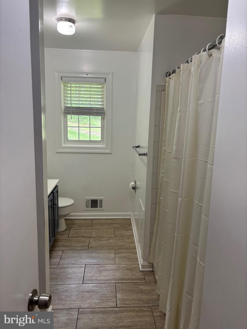 5084 FAIRVIEW LN, BROAD RUN, Virginia 20137, 3 Bedrooms Bedrooms, 8 Rooms Rooms,3 BathroomsBathrooms,Residential,For sale,5084 FAIRVIEW LN,VAFQ2016538 MLS # VAFQ2016538