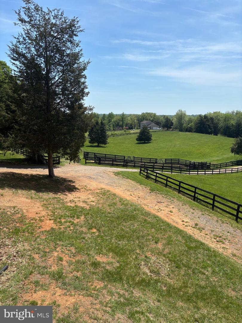 5084 FAIRVIEW LN, BROAD RUN, Virginia 20137, 3 Bedrooms Bedrooms, 8 Rooms Rooms,3 BathroomsBathrooms,Residential,For sale,5084 FAIRVIEW LN,VAFQ2016538 MLS # VAFQ2016538