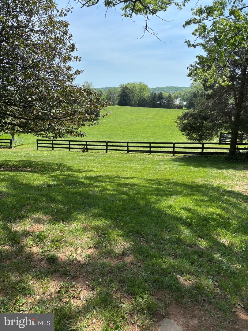 5084 FAIRVIEW LN, BROAD RUN, Virginia 20137, 3 Bedrooms Bedrooms, 8 Rooms Rooms,3 BathroomsBathrooms,Residential,For sale,5084 FAIRVIEW LN,VAFQ2016538 MLS # VAFQ2016538