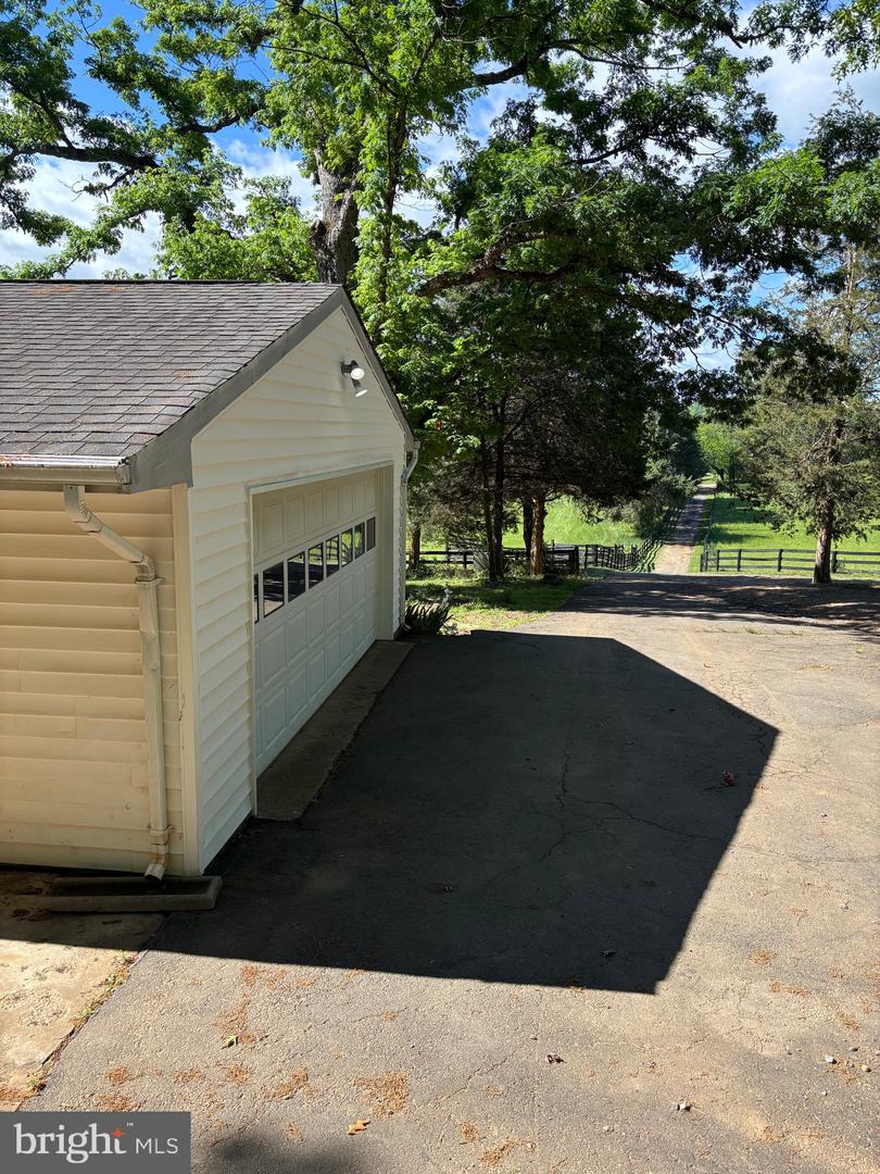 5084 FAIRVIEW LN, BROAD RUN, Virginia 20137, 3 Bedrooms Bedrooms, 8 Rooms Rooms,3 BathroomsBathrooms,Residential,For sale,5084 FAIRVIEW LN,VAFQ2016538 MLS # VAFQ2016538