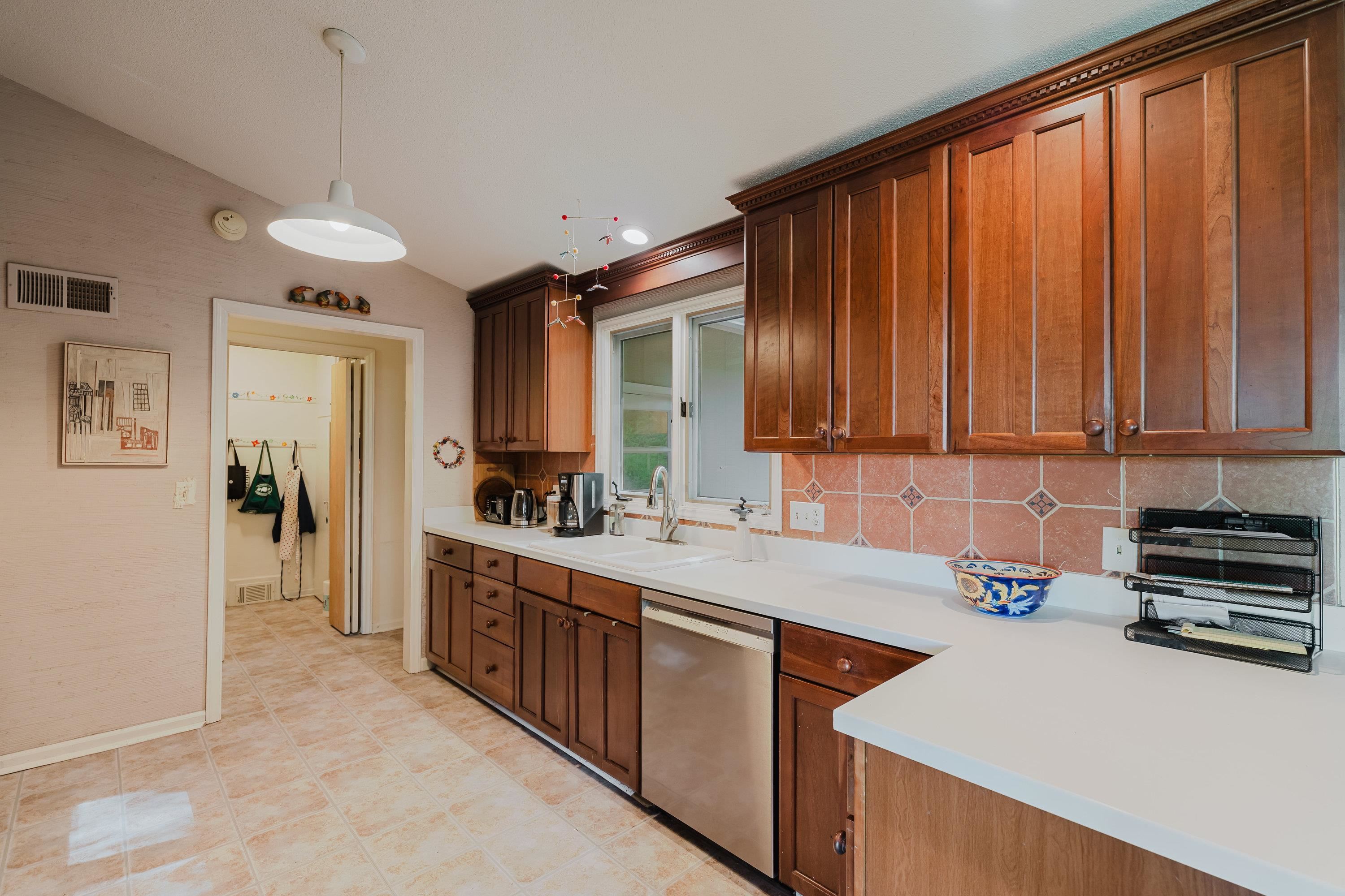 1227 WOODCREST CIR, HARRISONBURG, Virginia 22801, 4 Bedrooms Bedrooms, ,3 BathroomsBathrooms,Residential,1227 WOODCREST CIR,664642 MLS # 664642