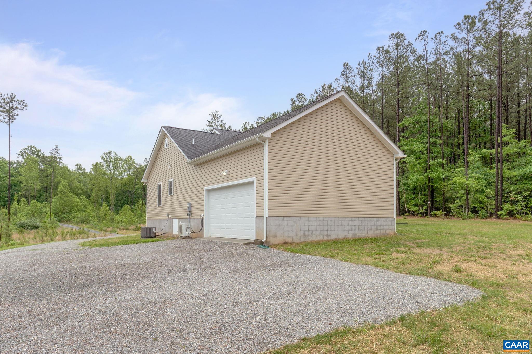6169 COMMUNITY HOUSE RD, COLUMBIA, Virginia 23038, 3 Bedrooms Bedrooms, ,2 BathroomsBathrooms,Residential,6169 COMMUNITY HOUSE RD,664643 MLS # 664643