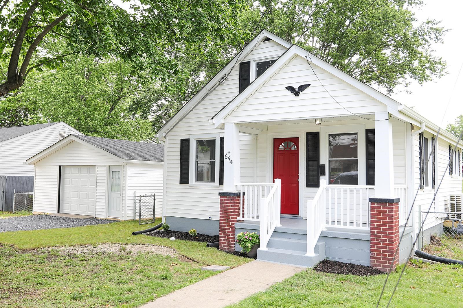 654 N AUGUSTA ST, WAYNESBORO, Virginia 22980, 3 Bedrooms Bedrooms, ,2 BathroomsBathrooms,Residential,654 N AUGUSTA ST,664645 MLS # 664645