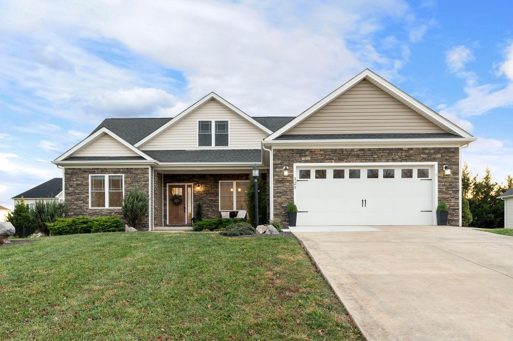 325 PETROS DR, WAYNESBORO, Virginia 22980, 3 Bedrooms Bedrooms, ,2 BathroomsBathrooms,Residential,325 PETROS DR,664648 MLS # 664648