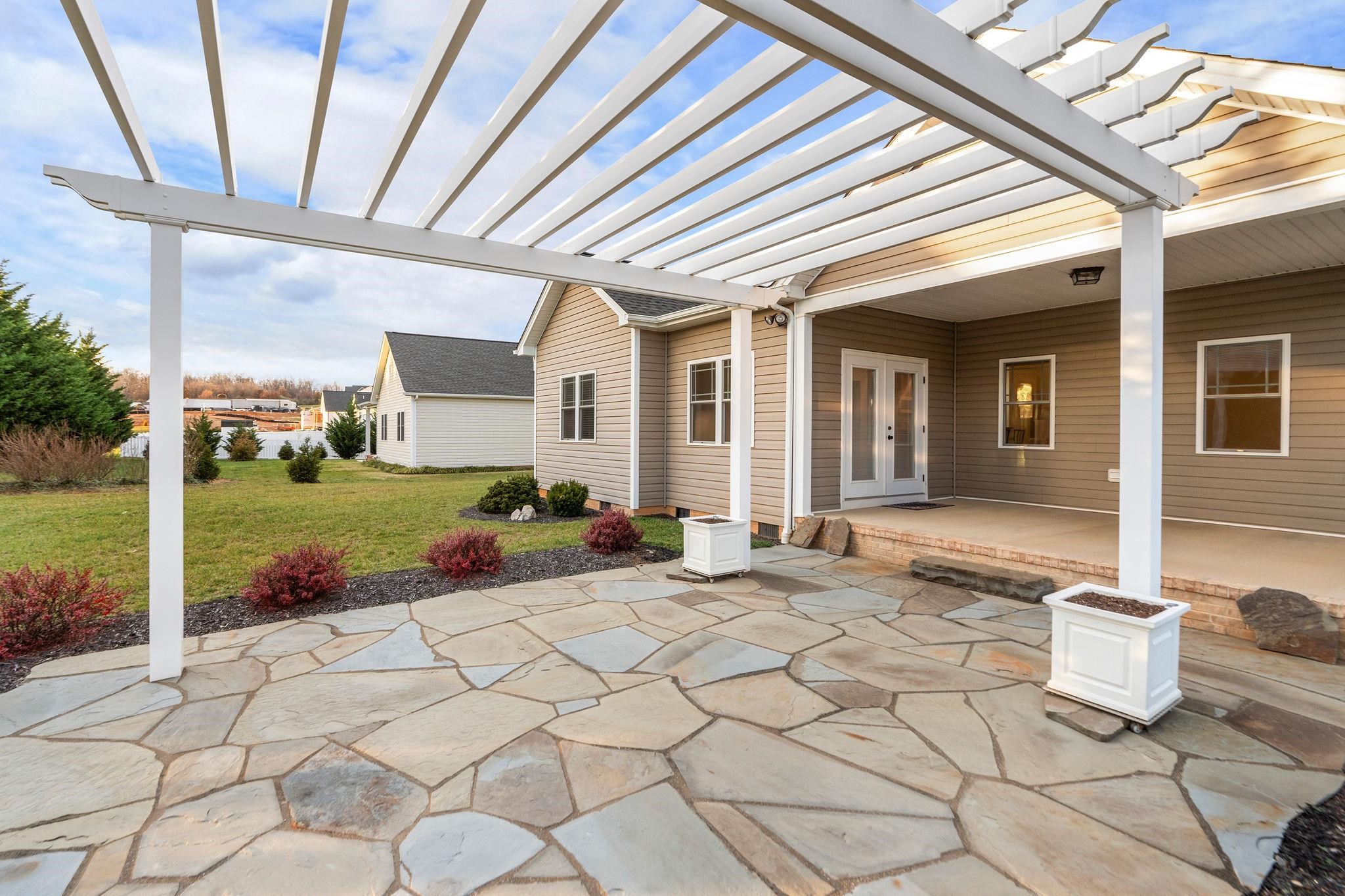 325 PETROS DR, WAYNESBORO, Virginia 22980, 3 Bedrooms Bedrooms, ,2 BathroomsBathrooms,Residential,325 PETROS DR,664648 MLS # 664648
