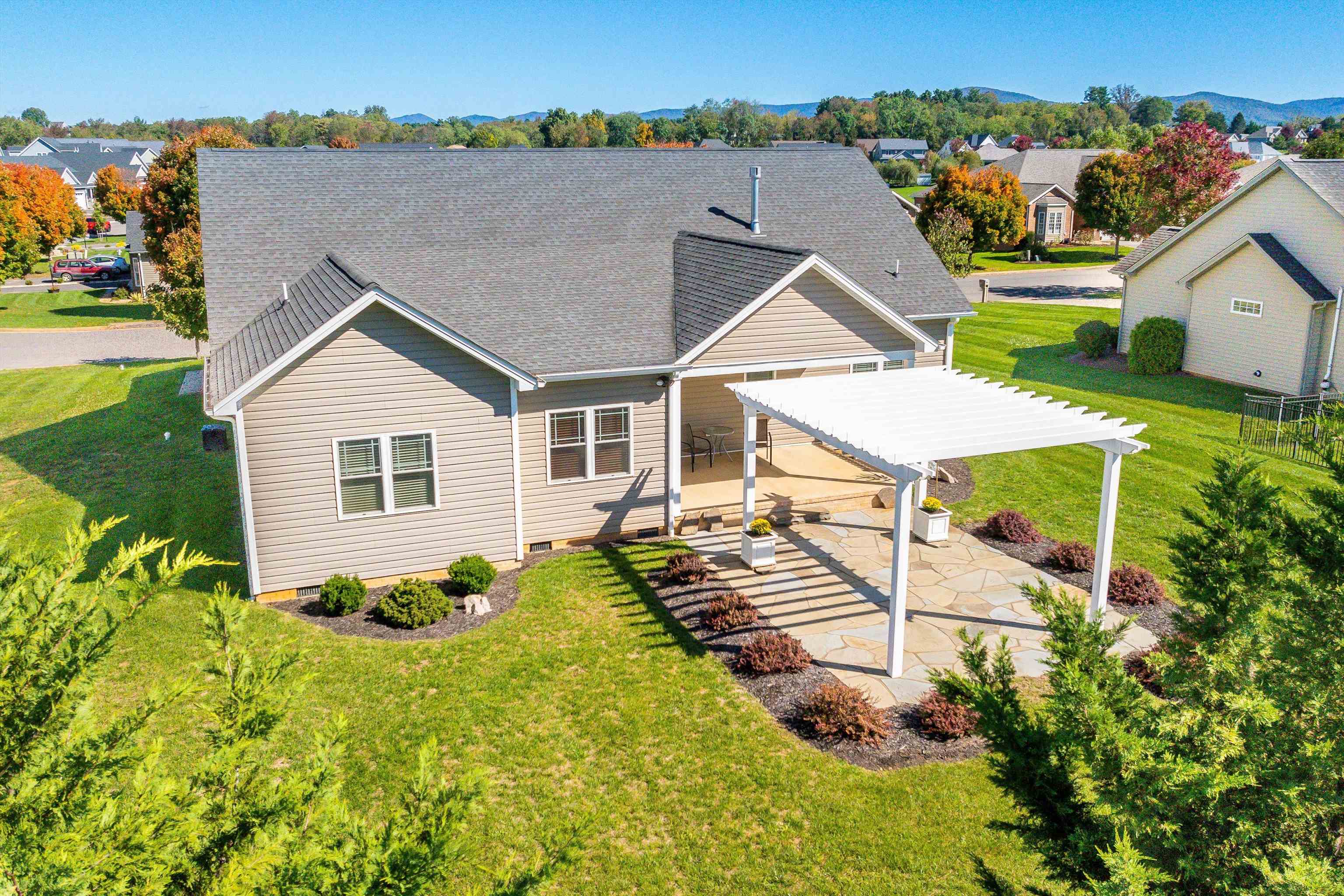 325 PETROS DR, WAYNESBORO, Virginia 22980, 3 Bedrooms Bedrooms, ,2 BathroomsBathrooms,Residential,325 PETROS DR,664648 MLS # 664648