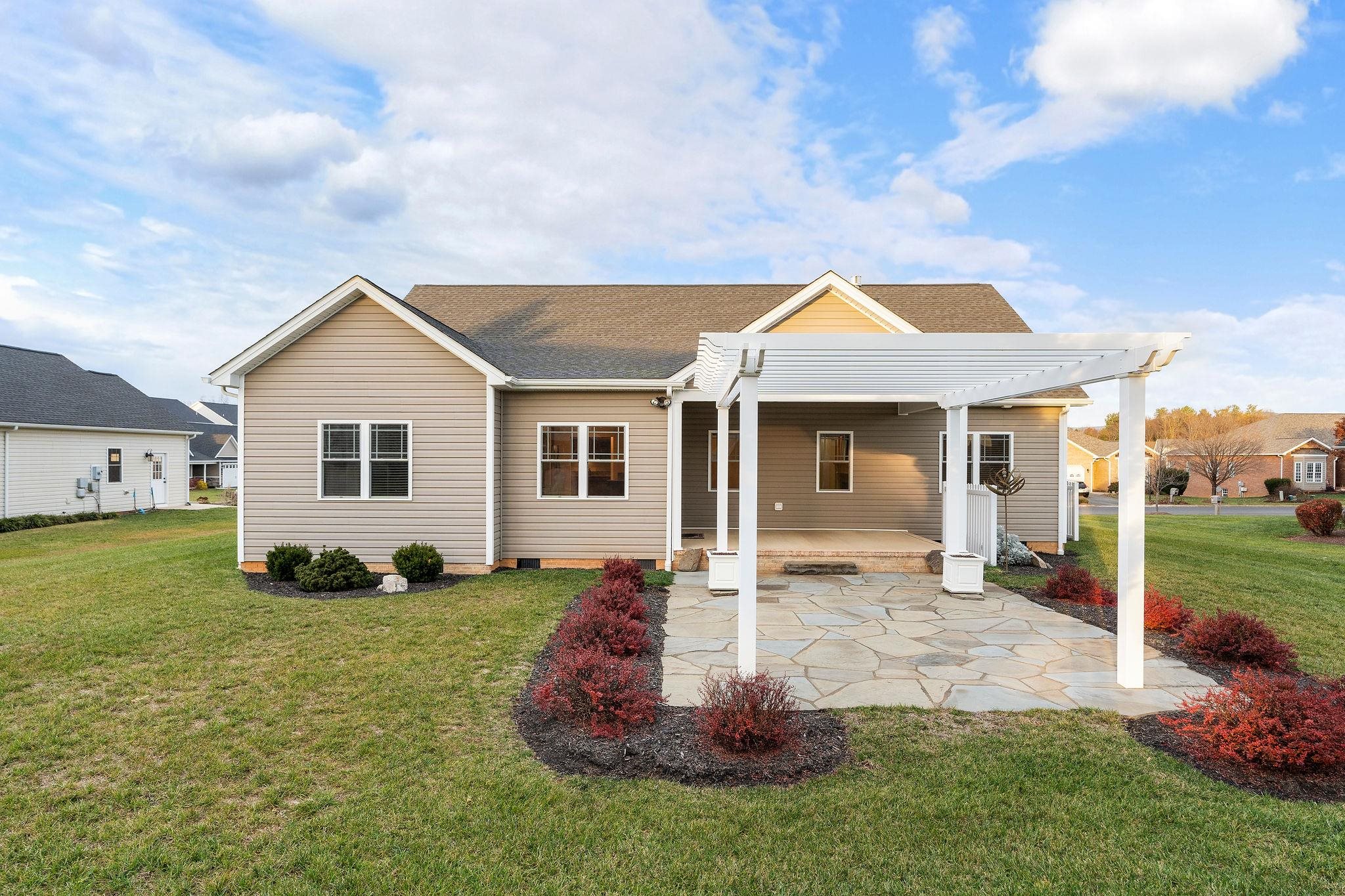 325 PETROS DR, WAYNESBORO, Virginia 22980, 3 Bedrooms Bedrooms, ,2 BathroomsBathrooms,Residential,325 PETROS DR,664648 MLS # 664648