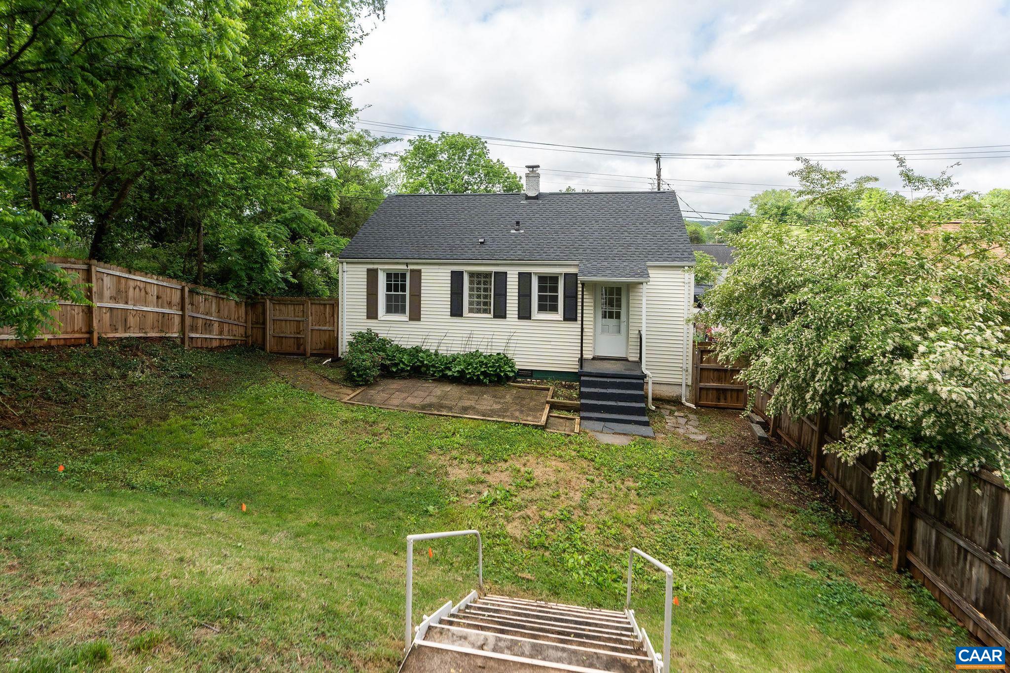 919 -B ALTAVISTA AVE, CHARLOTTESVILLE, Virginia 22902, 2 Bedrooms Bedrooms, ,1 BathroomBathrooms,Residential,919 -B ALTAVISTA AVE,664651 MLS # 664651