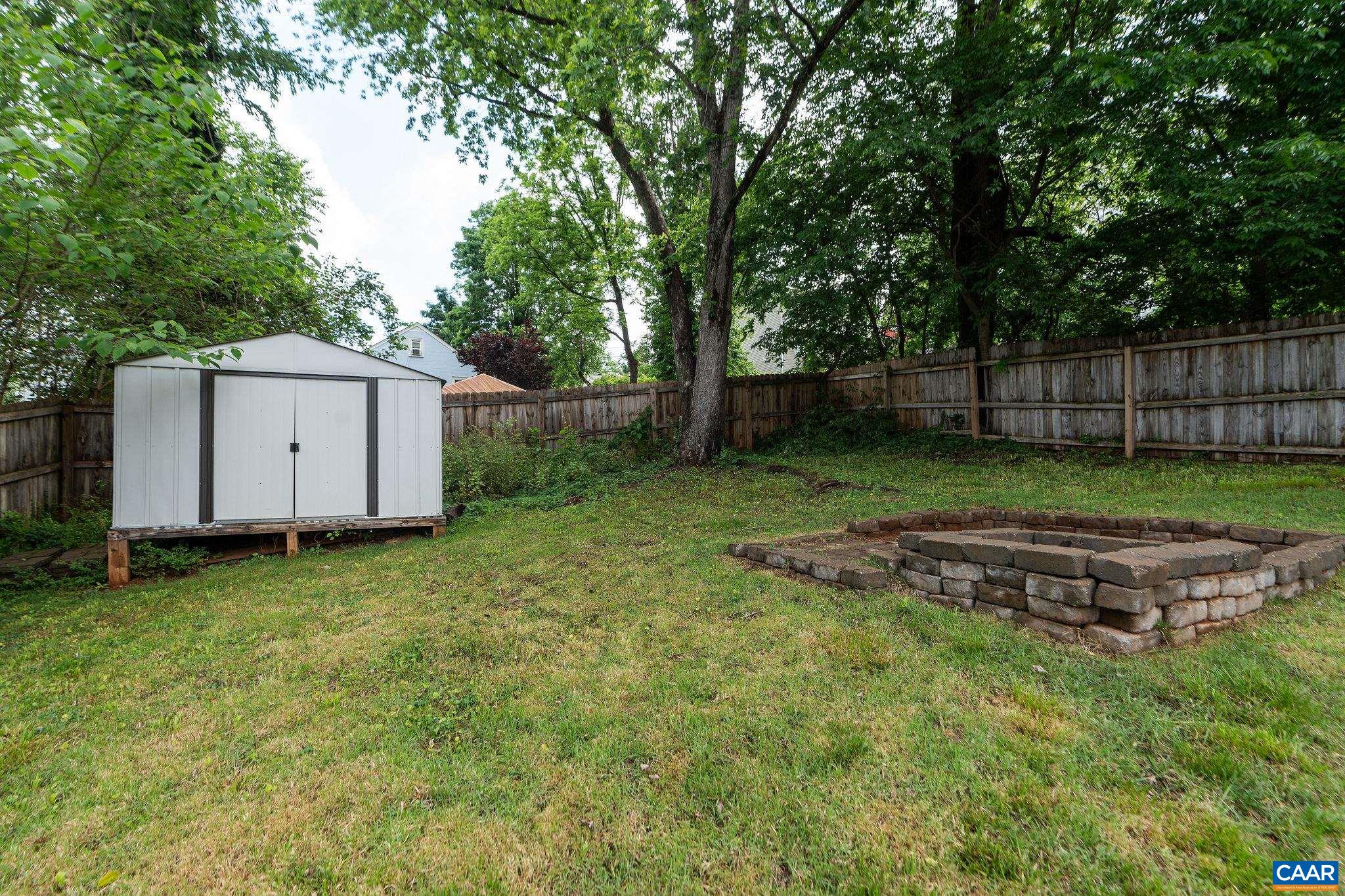 919 -B ALTAVISTA AVE, CHARLOTTESVILLE, Virginia 22902, 2 Bedrooms Bedrooms, ,1 BathroomBathrooms,Residential,919 -B ALTAVISTA AVE,664651 MLS # 664651