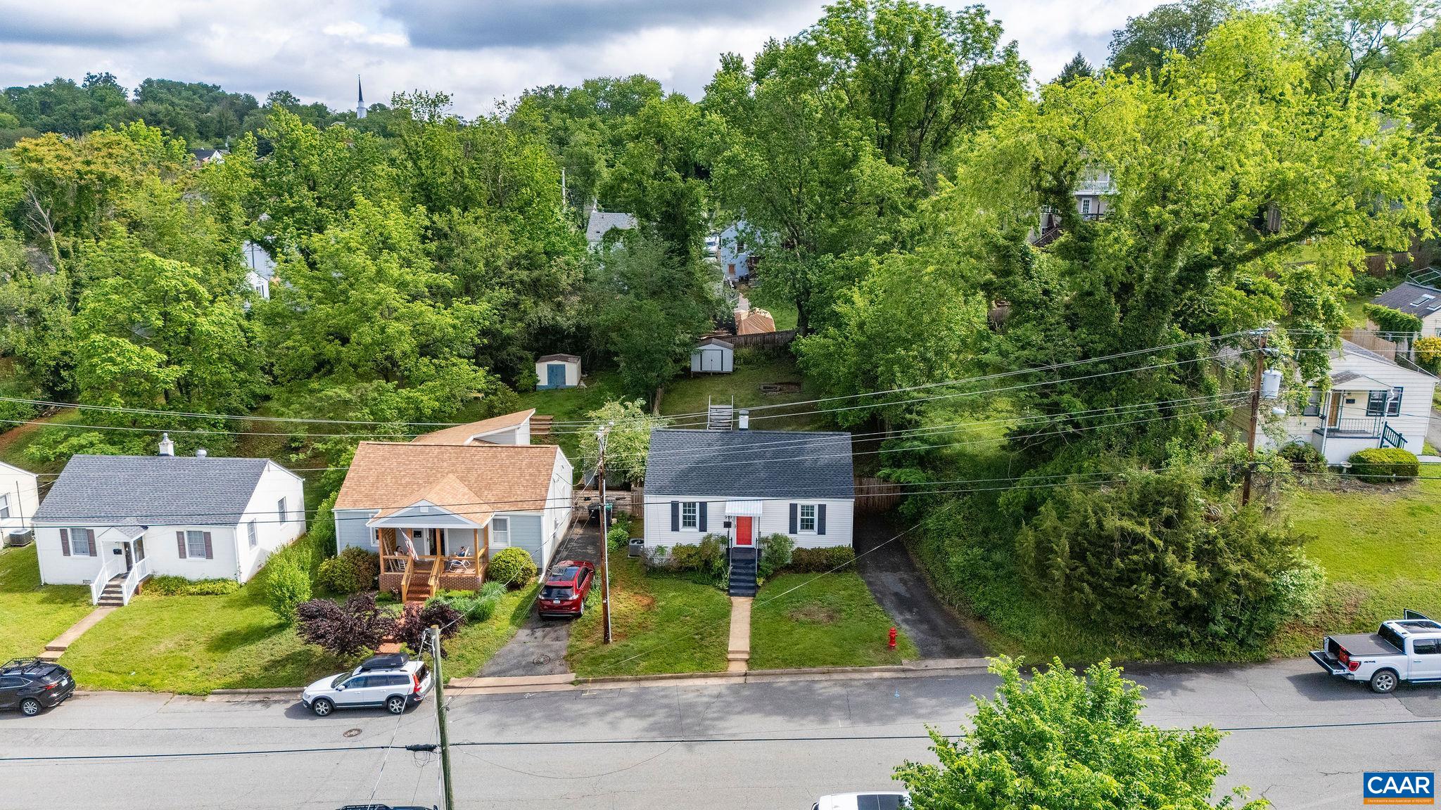 919 -B ALTAVISTA AVE, CHARLOTTESVILLE, Virginia 22902, 2 Bedrooms Bedrooms, ,1 BathroomBathrooms,Residential,919 -B ALTAVISTA AVE,664651 MLS # 664651