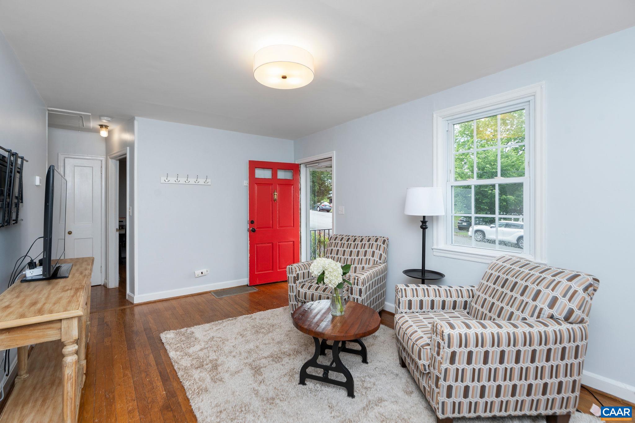 919 -B ALTAVISTA AVE, CHARLOTTESVILLE, Virginia 22902, 2 Bedrooms Bedrooms, ,1 BathroomBathrooms,Residential,919 -B ALTAVISTA AVE,664651 MLS # 664651