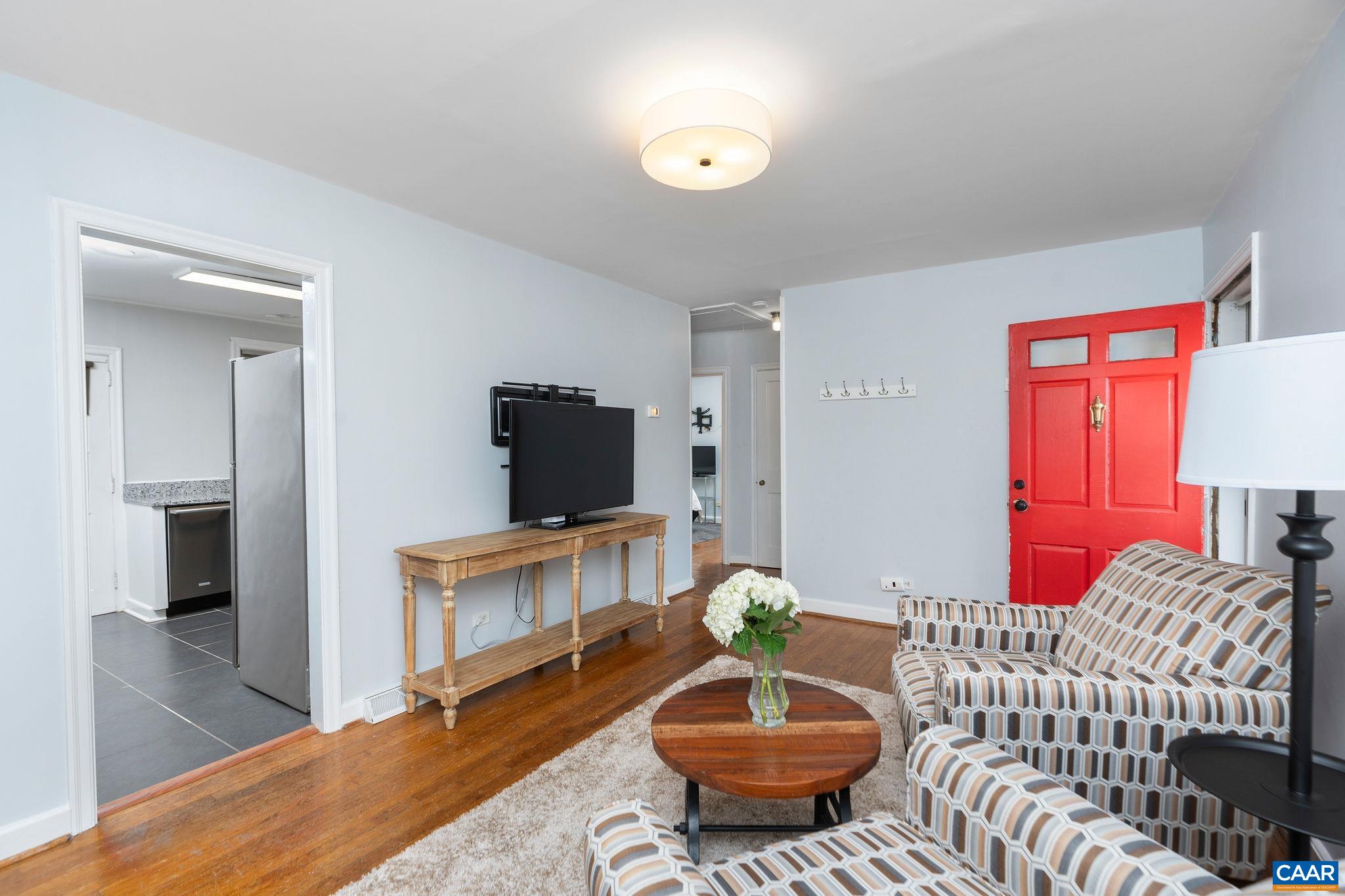 919 -B ALTAVISTA AVE, CHARLOTTESVILLE, Virginia 22902, 2 Bedrooms Bedrooms, ,1 BathroomBathrooms,Residential,919 -B ALTAVISTA AVE,664651 MLS # 664651