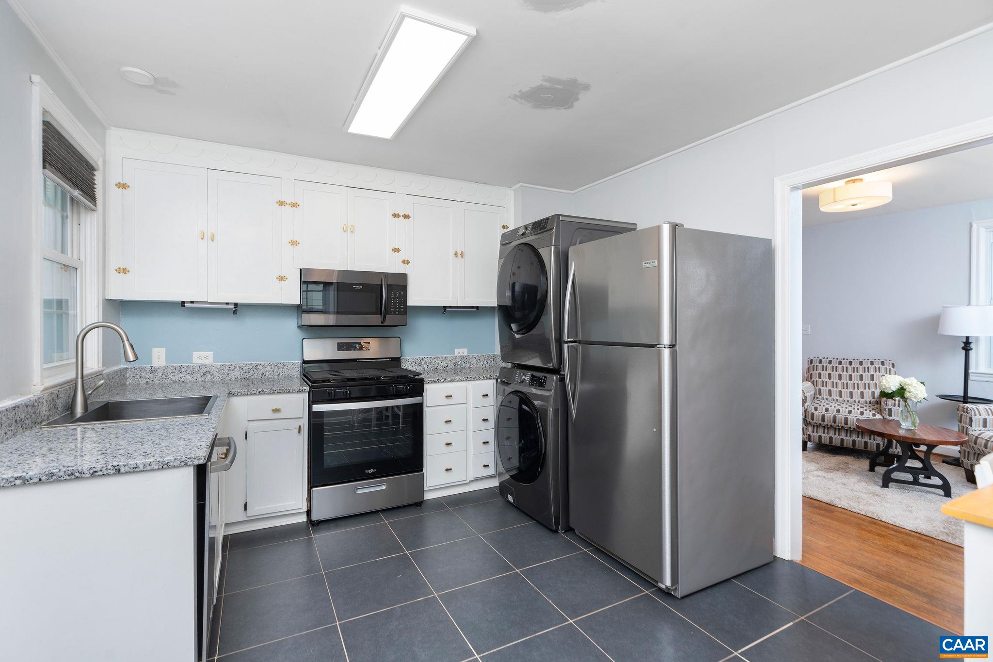 919 -B ALTAVISTA AVE, CHARLOTTESVILLE, Virginia 22902, 2 Bedrooms Bedrooms, ,1 BathroomBathrooms,Residential,919 -B ALTAVISTA AVE,664651 MLS # 664651