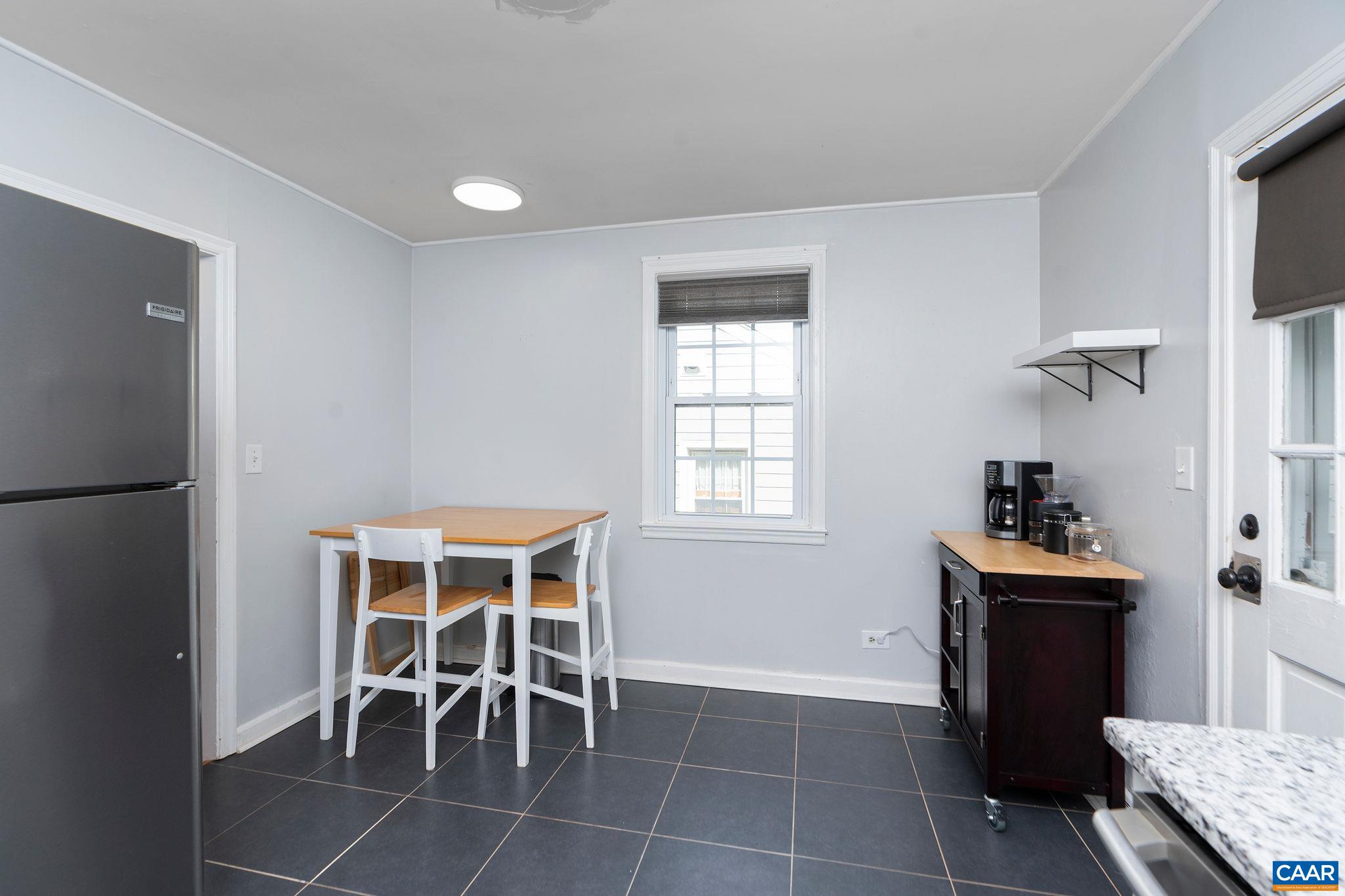 919 -B ALTAVISTA AVE, CHARLOTTESVILLE, Virginia 22902, 2 Bedrooms Bedrooms, ,1 BathroomBathrooms,Residential,919 -B ALTAVISTA AVE,664651 MLS # 664651