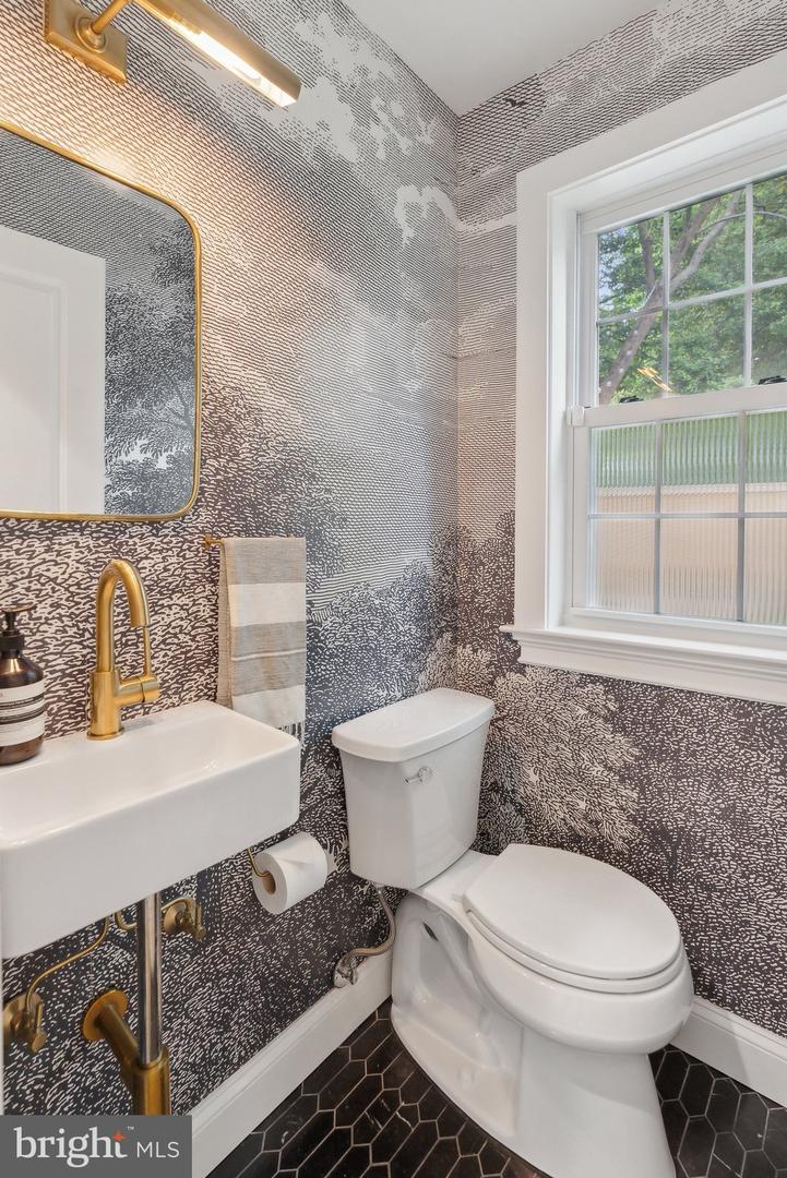 4853 LITTLE FALLS RD, ARLINGTON, Virginia 22207, 3 Bedrooms Bedrooms, ,3 BathroomsBathrooms,Residential,For sale,4853 LITTLE FALLS RD,VAAR2057228 MLS # VAAR2057228