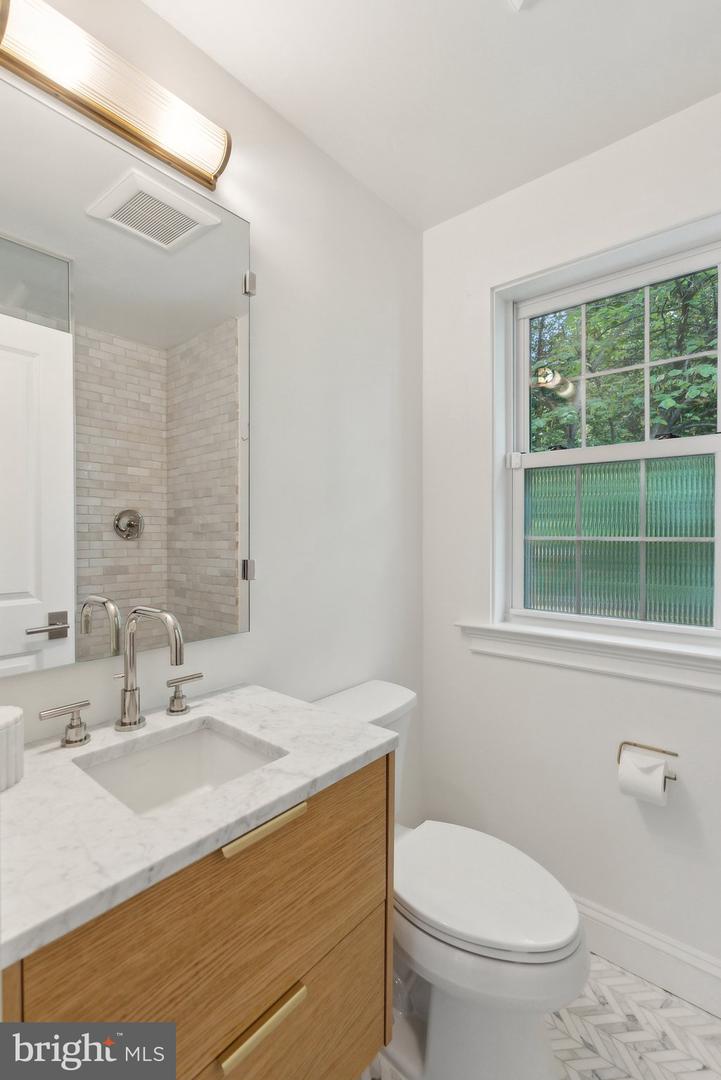 4853 LITTLE FALLS RD, ARLINGTON, Virginia 22207, 3 Bedrooms Bedrooms, ,3 BathroomsBathrooms,Residential,For sale,4853 LITTLE FALLS RD,VAAR2057228 MLS # VAAR2057228