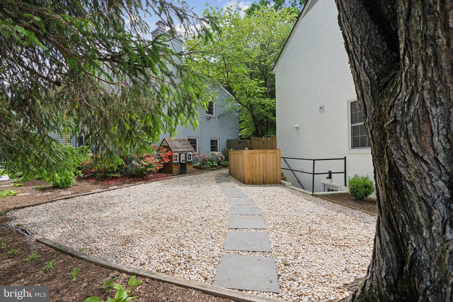 4853 LITTLE FALLS RD, ARLINGTON, Virginia 22207, 3 Bedrooms Bedrooms, ,3 BathroomsBathrooms,Residential,For sale,4853 LITTLE FALLS RD,VAAR2057228 MLS # VAAR2057228