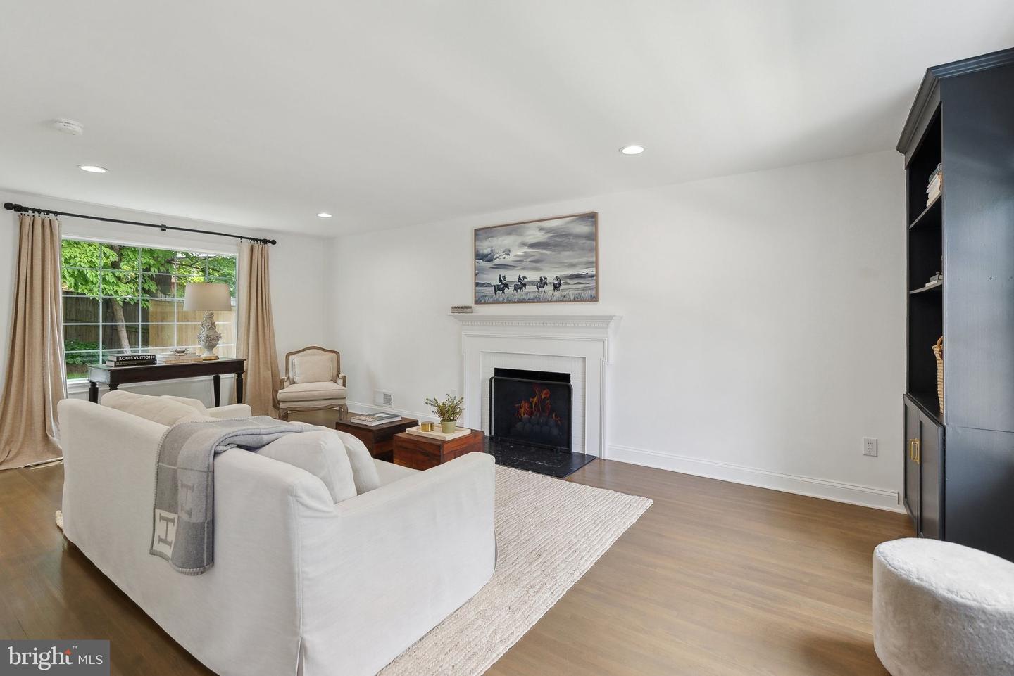 4853 LITTLE FALLS RD, ARLINGTON, Virginia 22207, 3 Bedrooms Bedrooms, ,3 BathroomsBathrooms,Residential,For sale,4853 LITTLE FALLS RD,VAAR2057228 MLS # VAAR2057228
