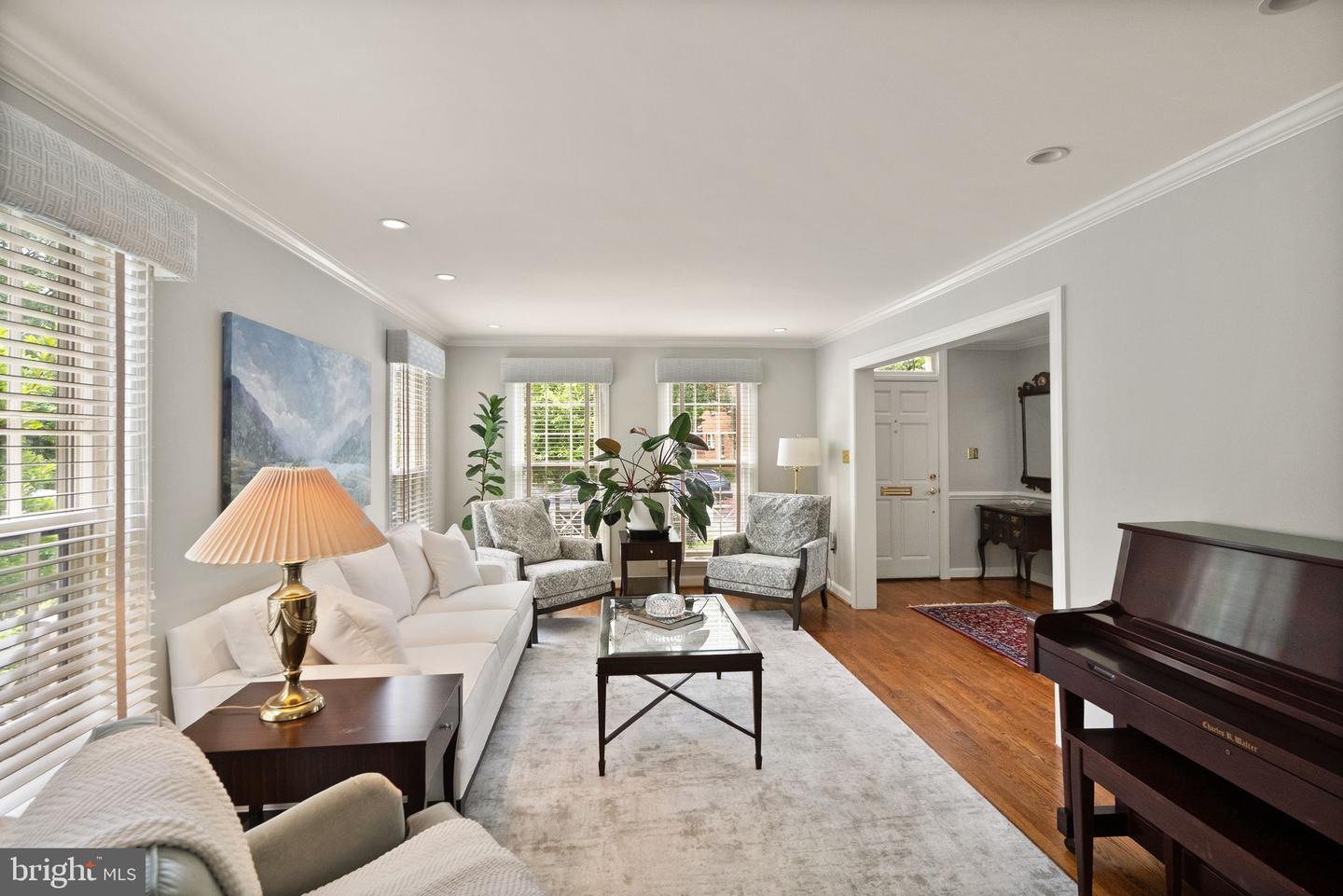 1715 N EDGEWOOD ST, ARLINGTON, Virginia 22201, 4 Bedrooms Bedrooms, ,3 BathroomsBathrooms,Residential,For sale,1715 N EDGEWOOD ST,VAAR2057232 MLS # VAAR2057232