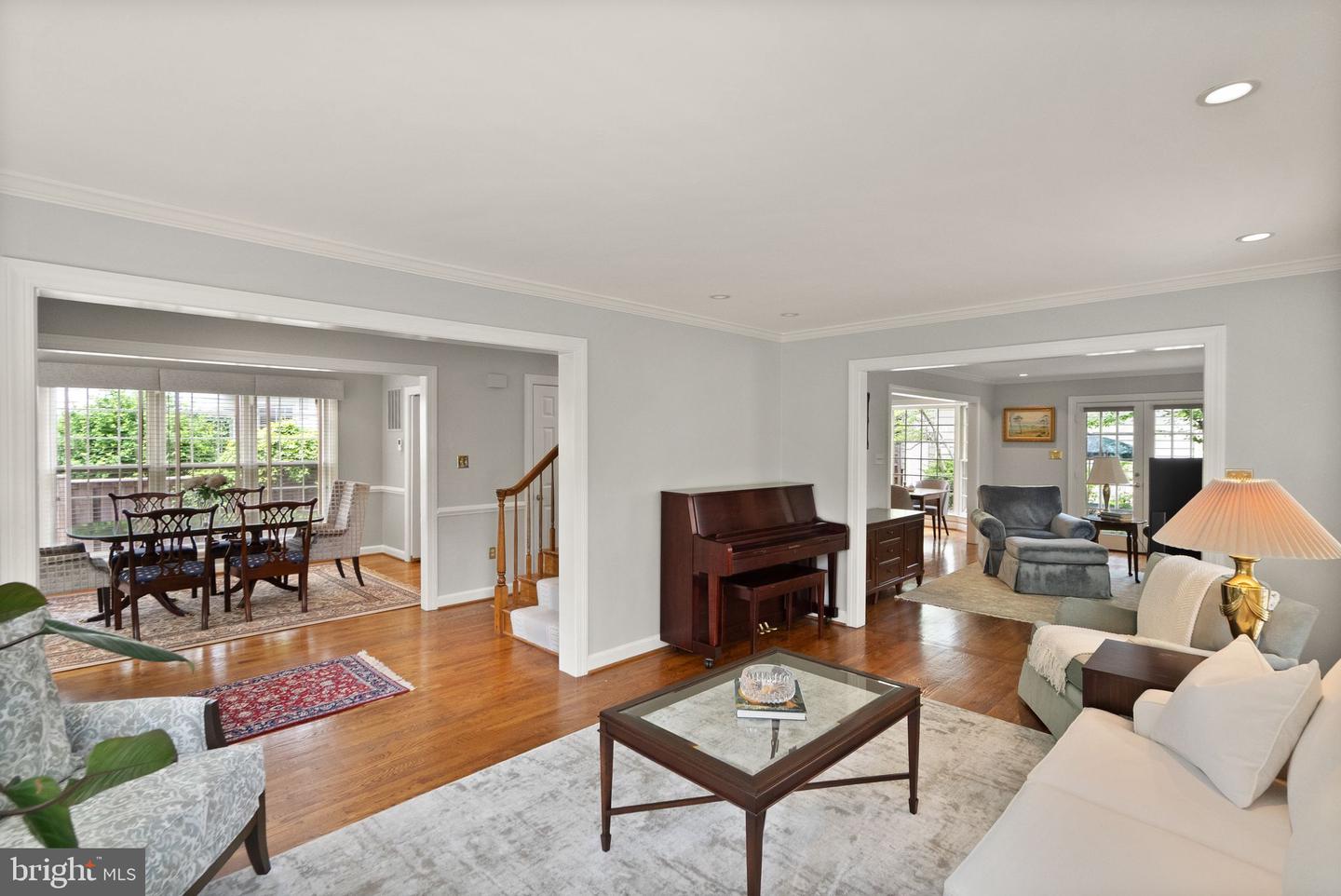 1715 N EDGEWOOD ST, ARLINGTON, Virginia 22201, 4 Bedrooms Bedrooms, ,3 BathroomsBathrooms,Residential,For sale,1715 N EDGEWOOD ST,VAAR2057232 MLS # VAAR2057232