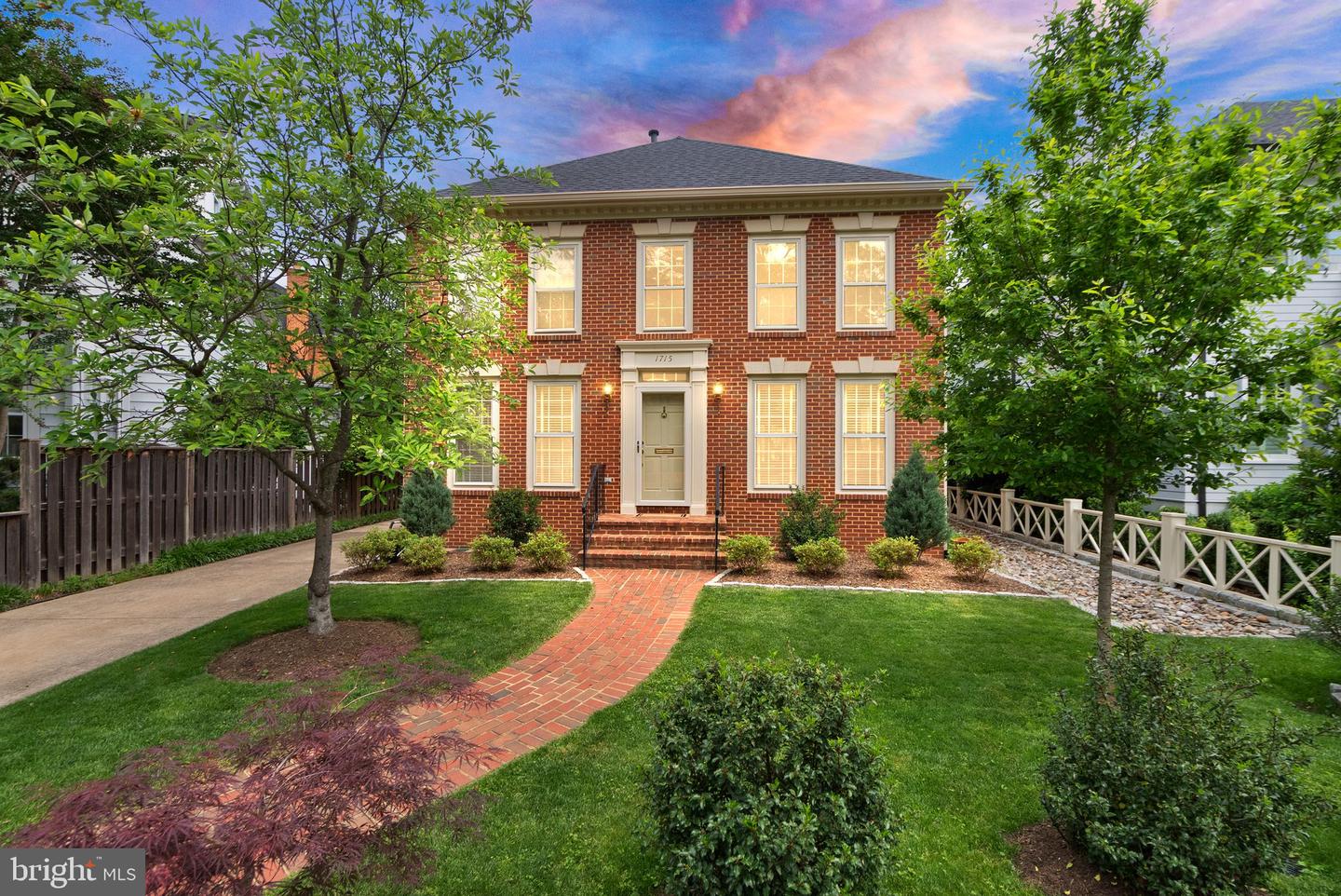 1715 N EDGEWOOD ST, ARLINGTON, Virginia 22201, 4 Bedrooms Bedrooms, ,3 BathroomsBathrooms,Residential,For sale,1715 N EDGEWOOD ST,VAAR2057232 MLS # VAAR2057232
