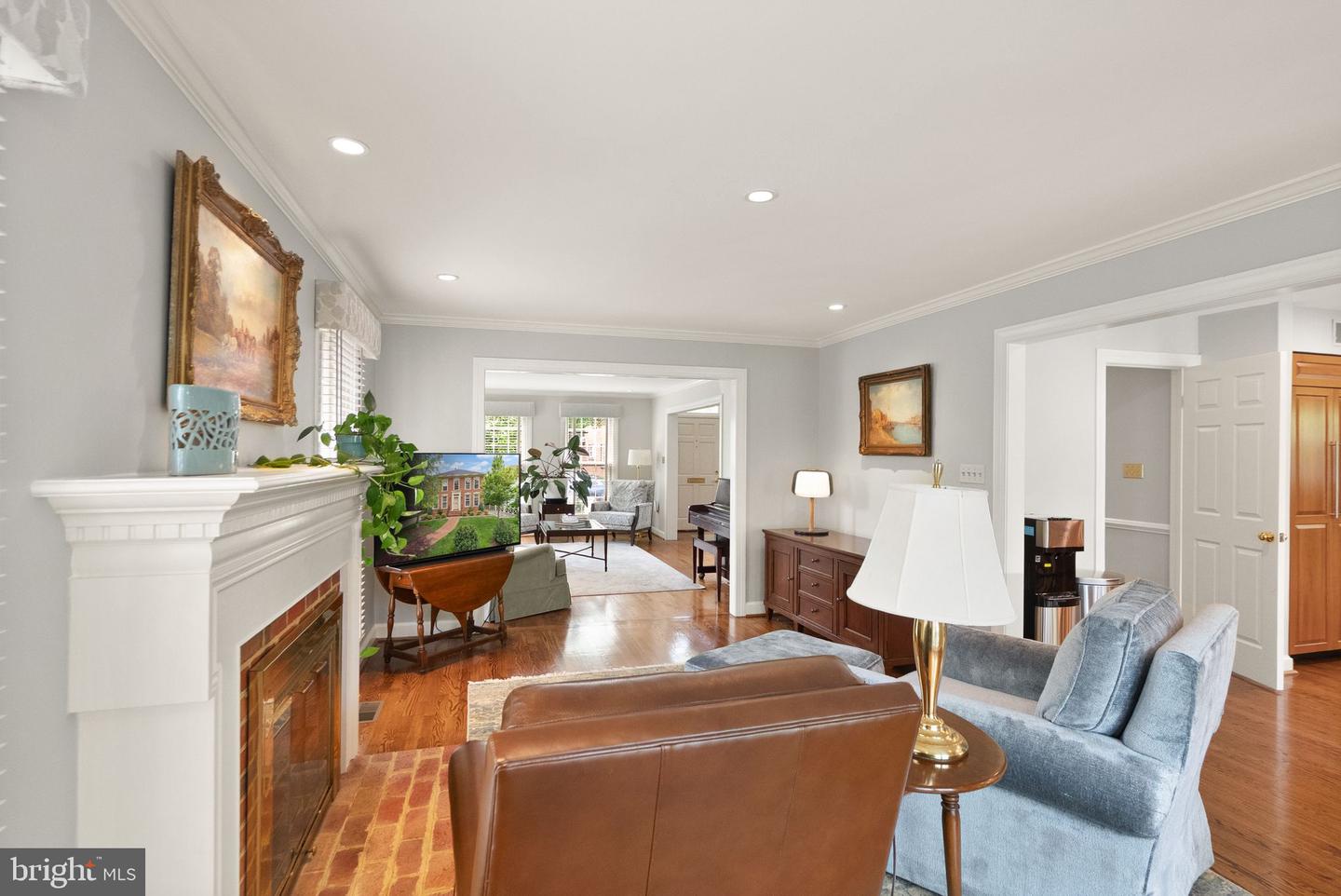 1715 N EDGEWOOD ST, ARLINGTON, Virginia 22201, 4 Bedrooms Bedrooms, ,3 BathroomsBathrooms,Residential,For sale,1715 N EDGEWOOD ST,VAAR2057232 MLS # VAAR2057232