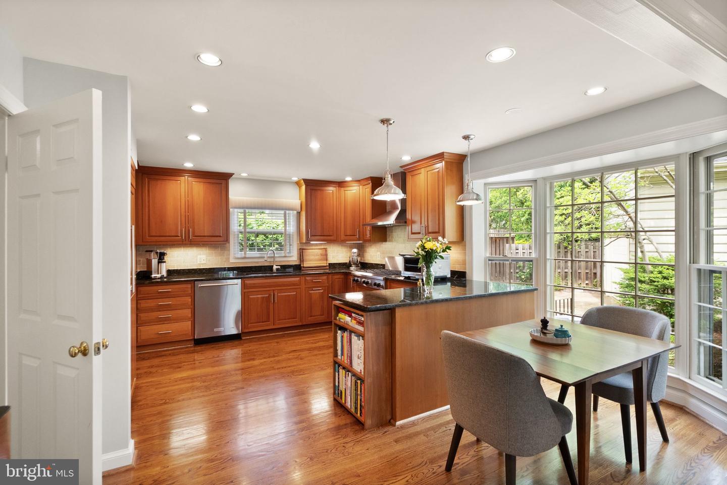 1715 N EDGEWOOD ST, ARLINGTON, Virginia 22201, 4 Bedrooms Bedrooms, ,3 BathroomsBathrooms,Residential,For sale,1715 N EDGEWOOD ST,VAAR2057232 MLS # VAAR2057232