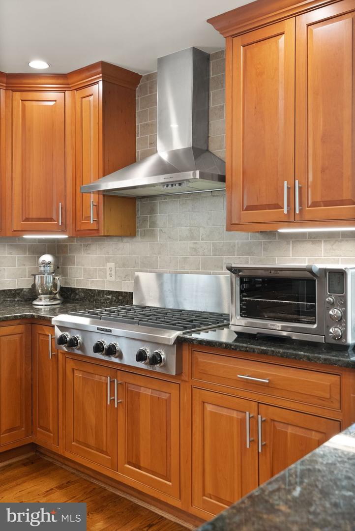 1715 N EDGEWOOD ST, ARLINGTON, Virginia 22201, 4 Bedrooms Bedrooms, ,3 BathroomsBathrooms,Residential,For sale,1715 N EDGEWOOD ST,VAAR2057232 MLS # VAAR2057232