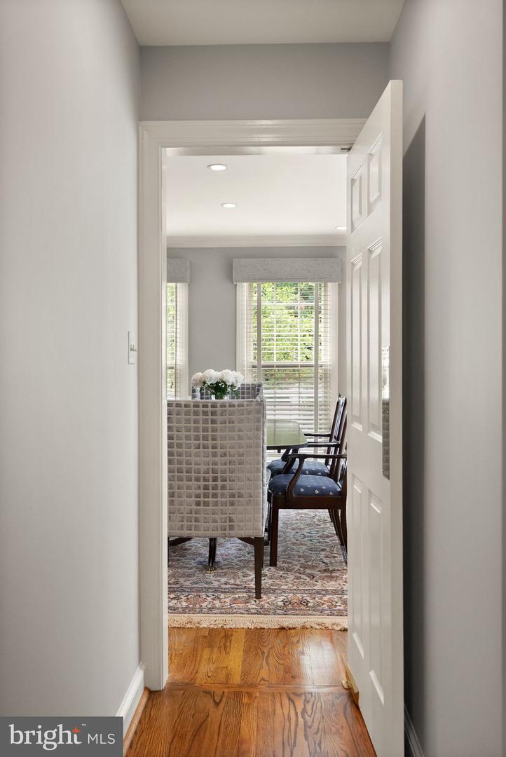 1715 N EDGEWOOD ST, ARLINGTON, Virginia 22201, 4 Bedrooms Bedrooms, ,3 BathroomsBathrooms,Residential,For sale,1715 N EDGEWOOD ST,VAAR2057232 MLS # VAAR2057232