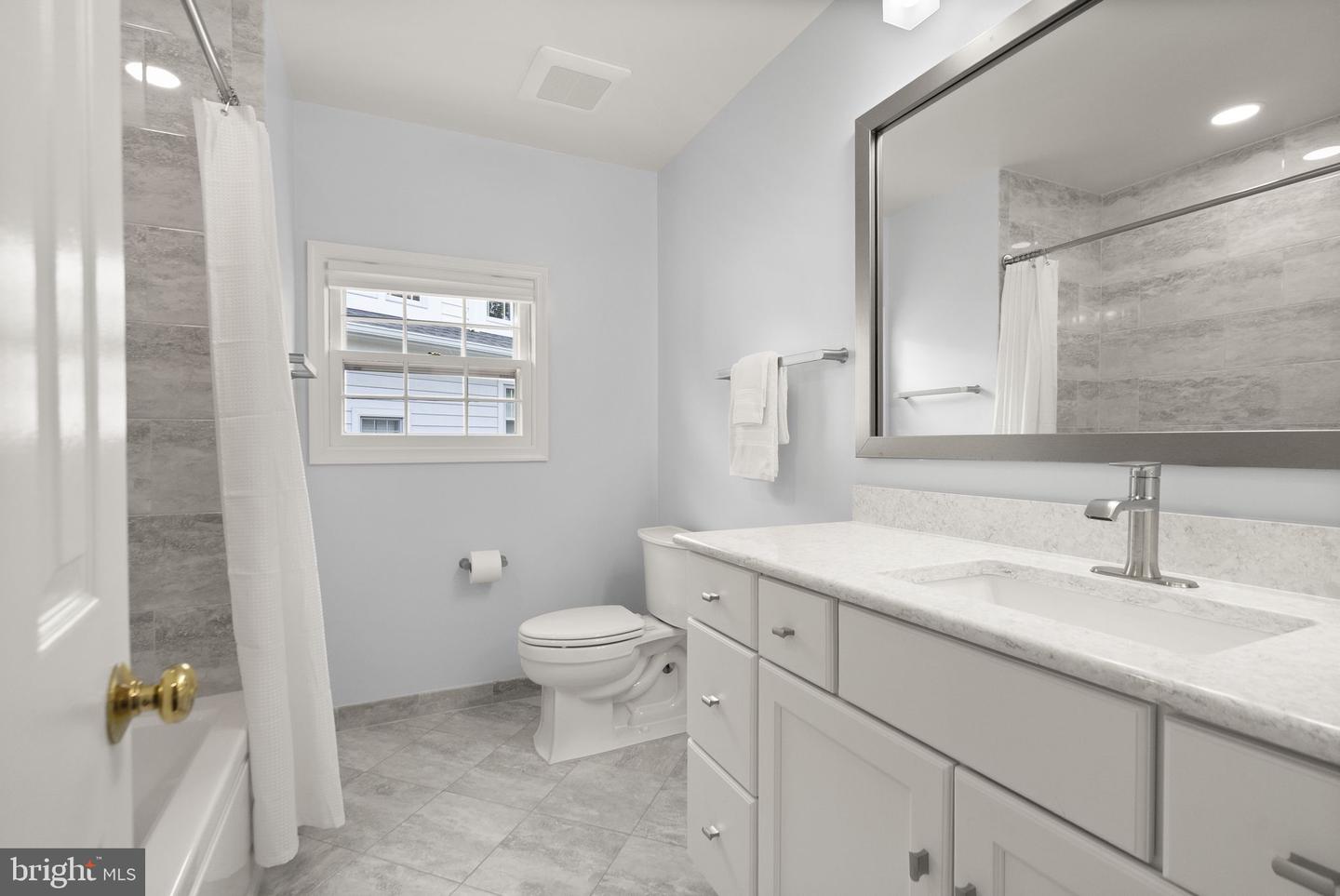 1715 N EDGEWOOD ST, ARLINGTON, Virginia 22201, 4 Bedrooms Bedrooms, ,3 BathroomsBathrooms,Residential,For sale,1715 N EDGEWOOD ST,VAAR2057232 MLS # VAAR2057232