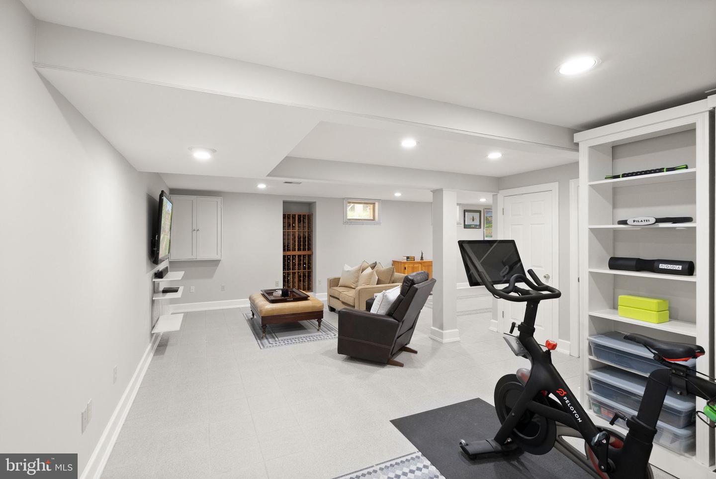 1715 N EDGEWOOD ST, ARLINGTON, Virginia 22201, 4 Bedrooms Bedrooms, ,3 BathroomsBathrooms,Residential,For sale,1715 N EDGEWOOD ST,VAAR2057232 MLS # VAAR2057232