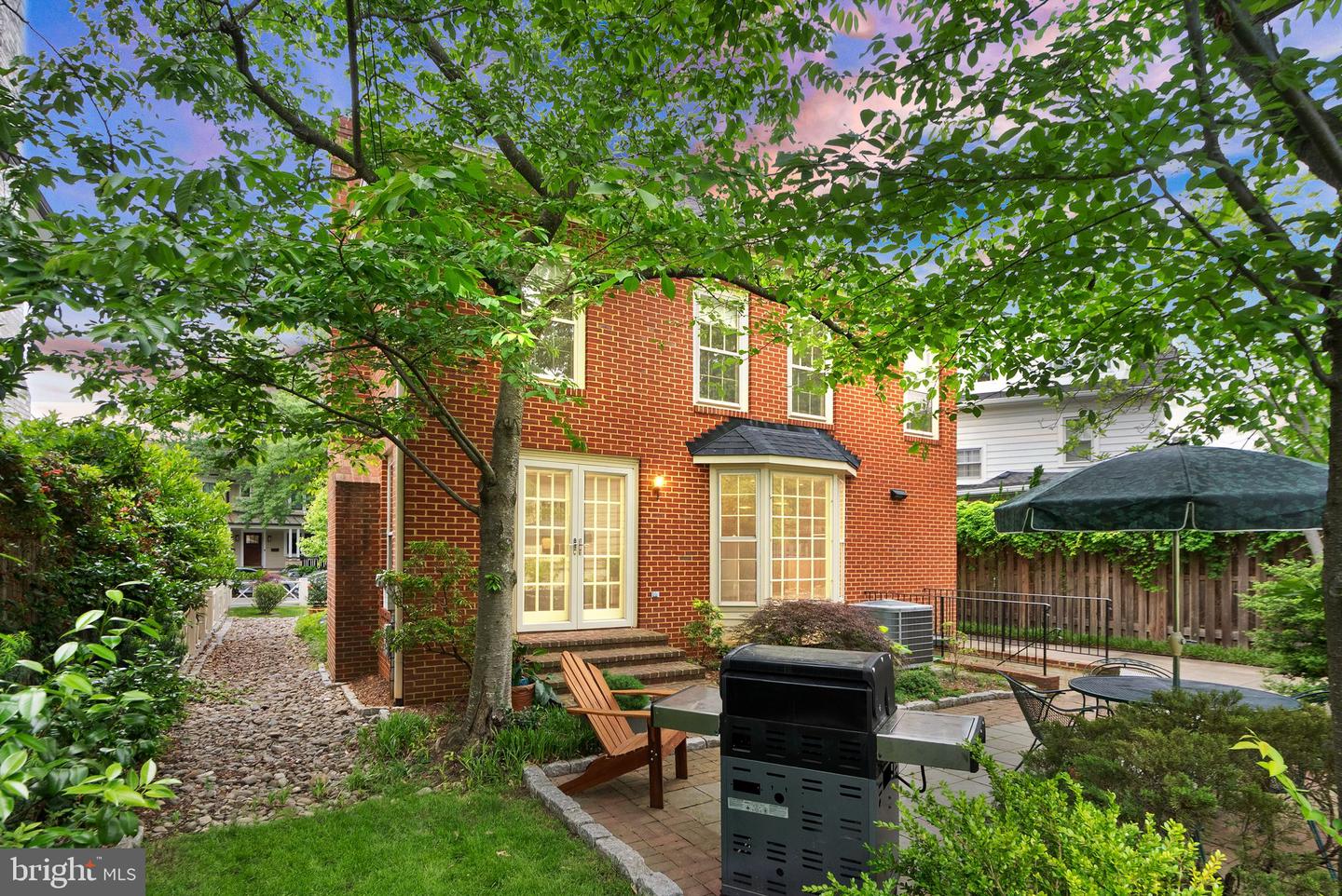 1715 N EDGEWOOD ST, ARLINGTON, Virginia 22201, 4 Bedrooms Bedrooms, ,3 BathroomsBathrooms,Residential,For sale,1715 N EDGEWOOD ST,VAAR2057232 MLS # VAAR2057232
