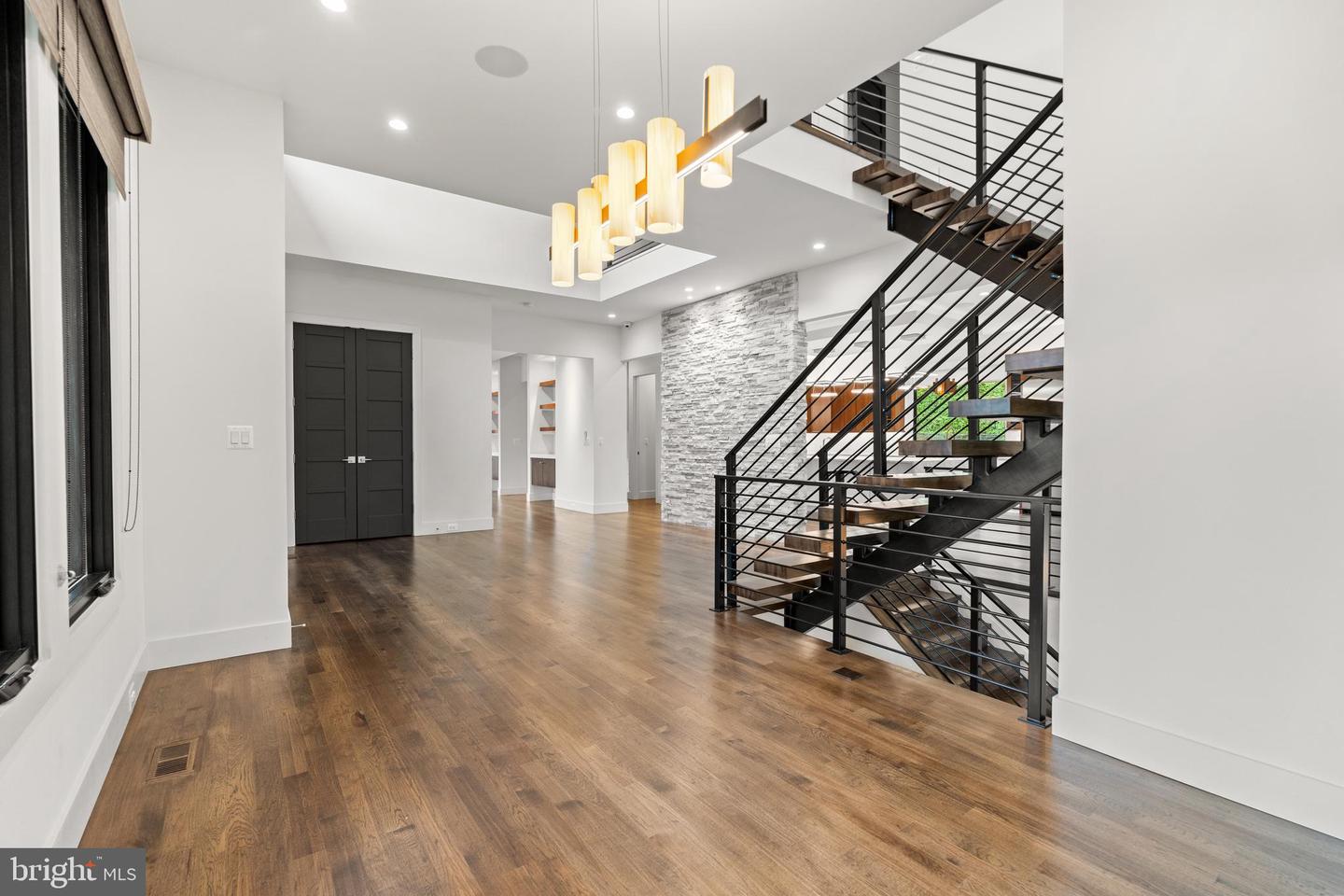 3546 N UTAH ST, ARLINGTON, Virginia 22207, 5 Bedrooms Bedrooms, ,4 BathroomsBathrooms,Residential,For sale,3546 N UTAH ST,VAAR2057244 MLS # VAAR2057244