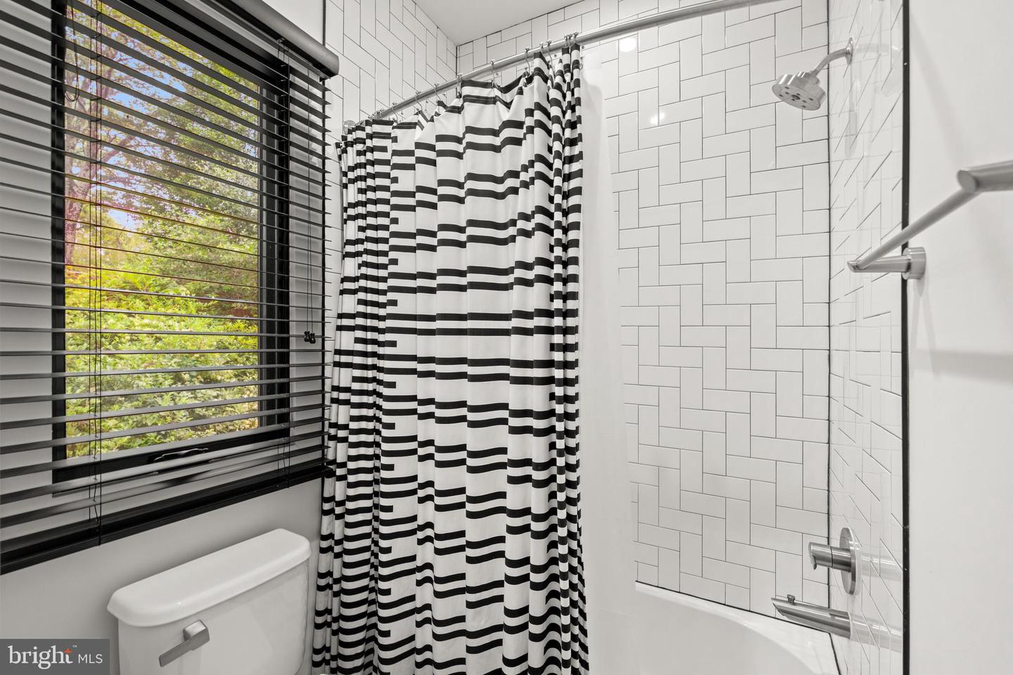 3546 N UTAH ST, ARLINGTON, Virginia 22207, 5 Bedrooms Bedrooms, ,4 BathroomsBathrooms,Residential,For sale,3546 N UTAH ST,VAAR2057244 MLS # VAAR2057244